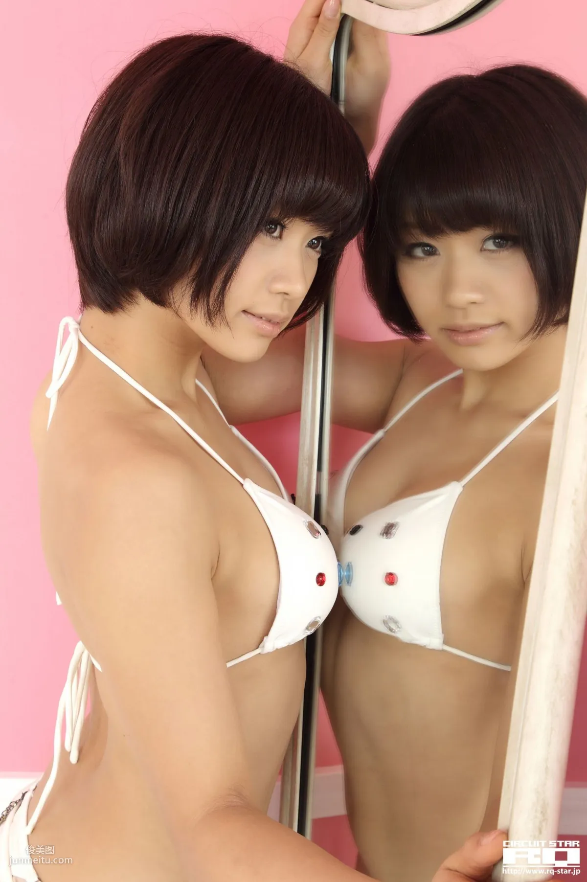 [RQ-STAR] NO.00609 安枝瞳 Hitomi Yasueda Swim Suits 寫真集 64