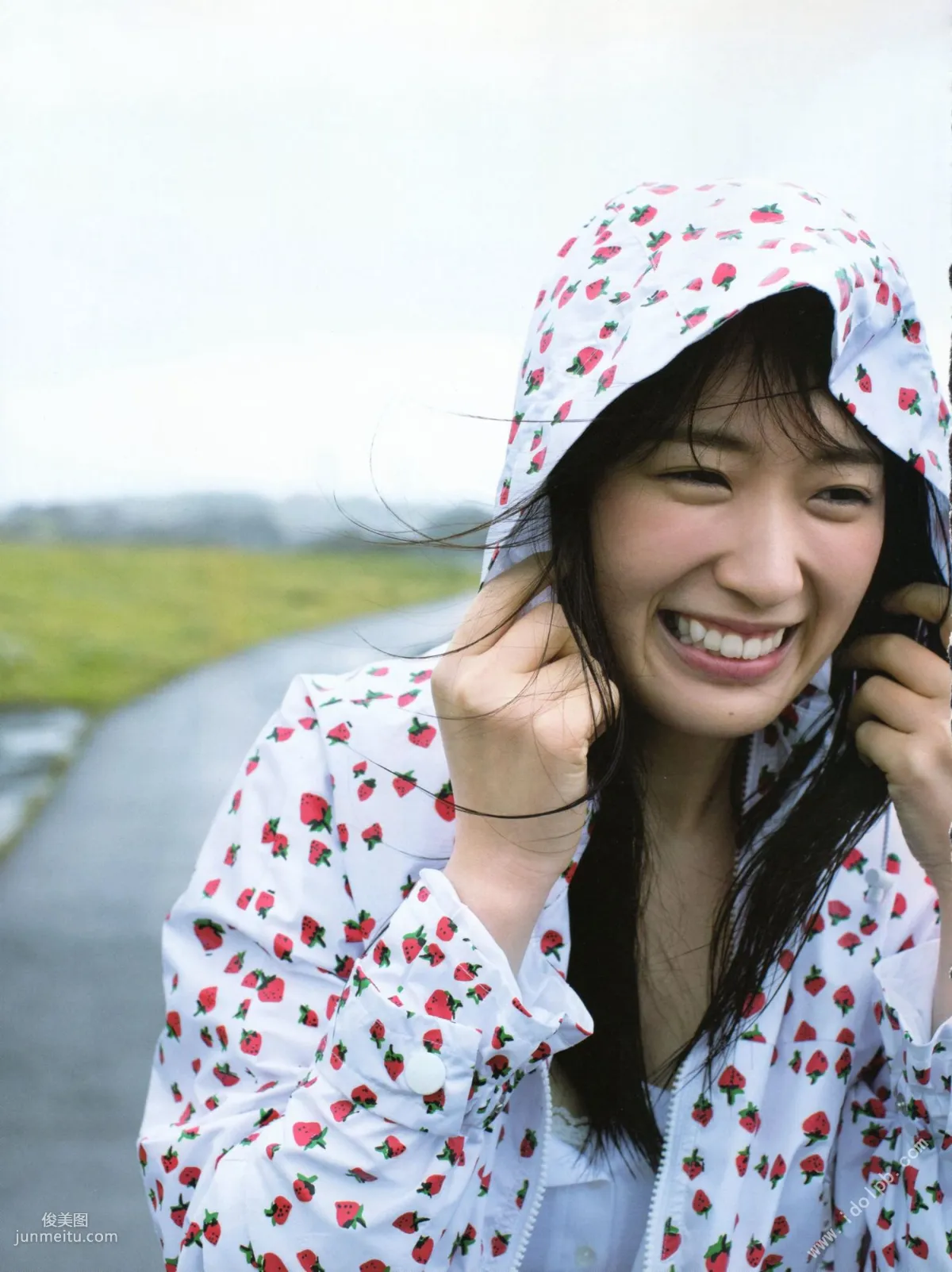 高山一実/高山一實 《戀かもしれない》 [PB寫真集] 28