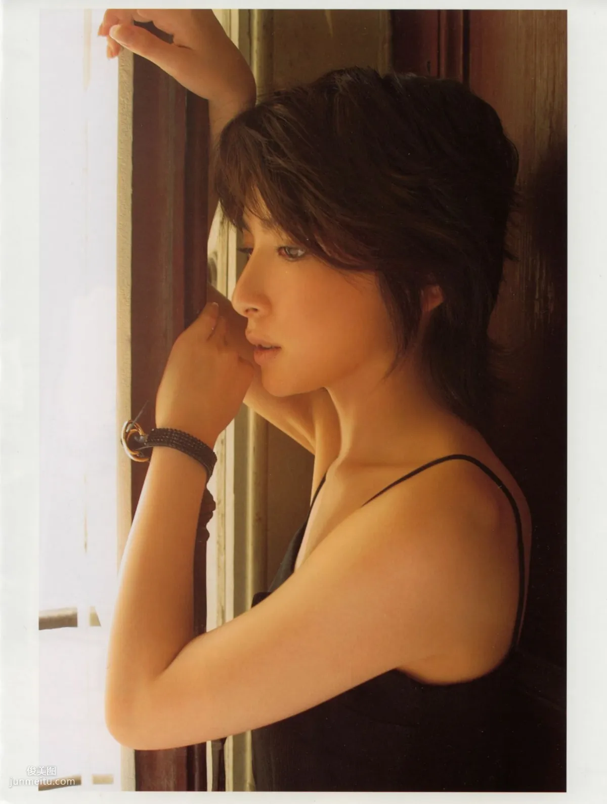 奧菜恵《The Okina 3／3 in Paris》 [PB寫真集] 16