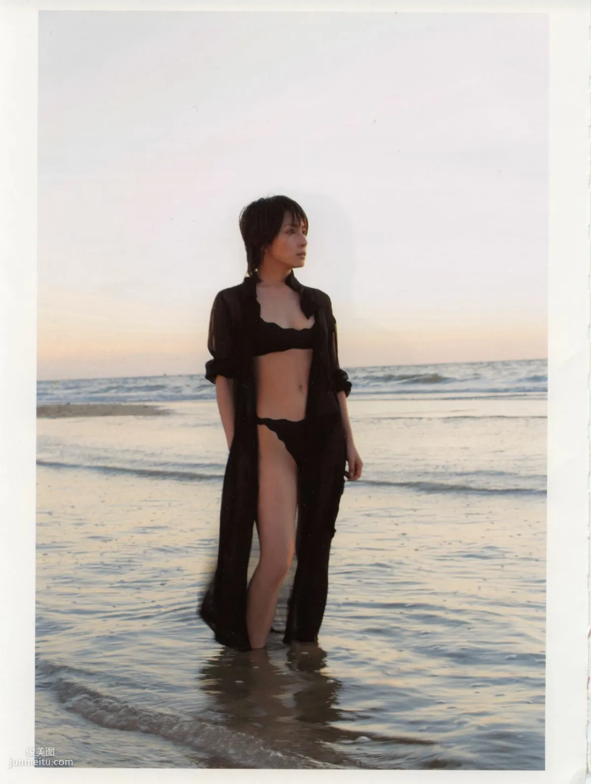 奧菜恵《The Okina 3／3 in Paris》 [PB寫真集] 84