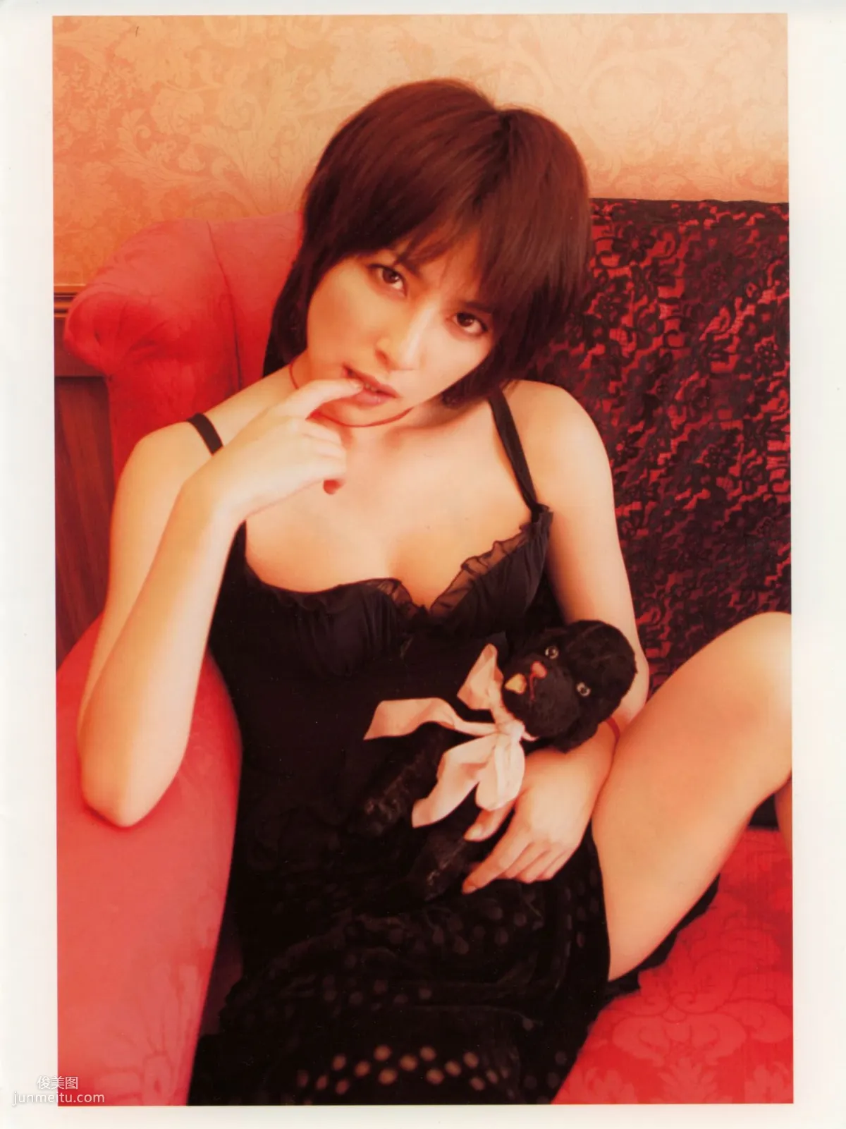 奧菜恵《The Okina 3／3 in Paris》 [PB寫真集] 8