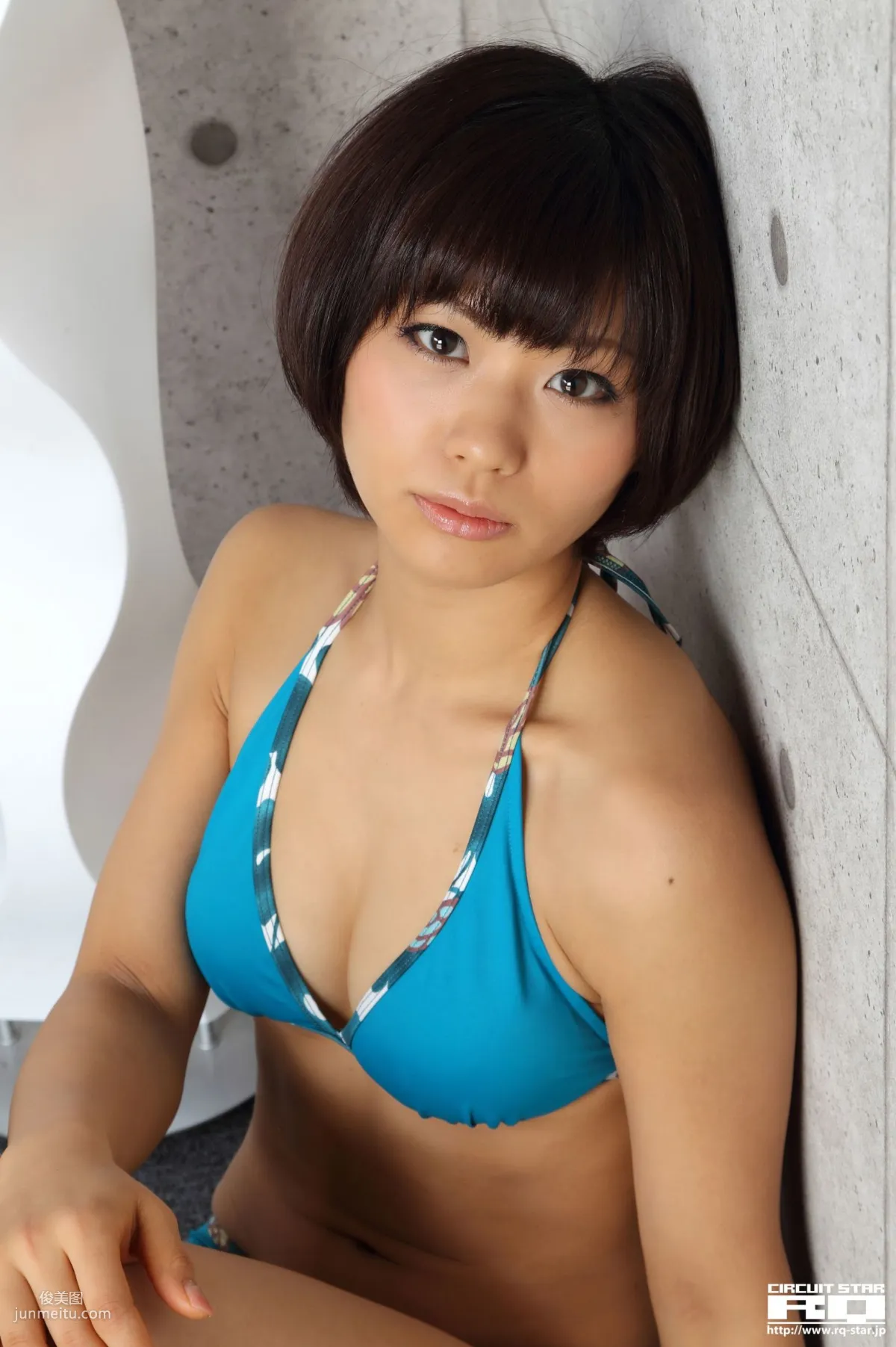 [RQ-STAR] NO.00611 Hitomi Yasueda 安枝瞳 Swim Suits 寫真集 10
