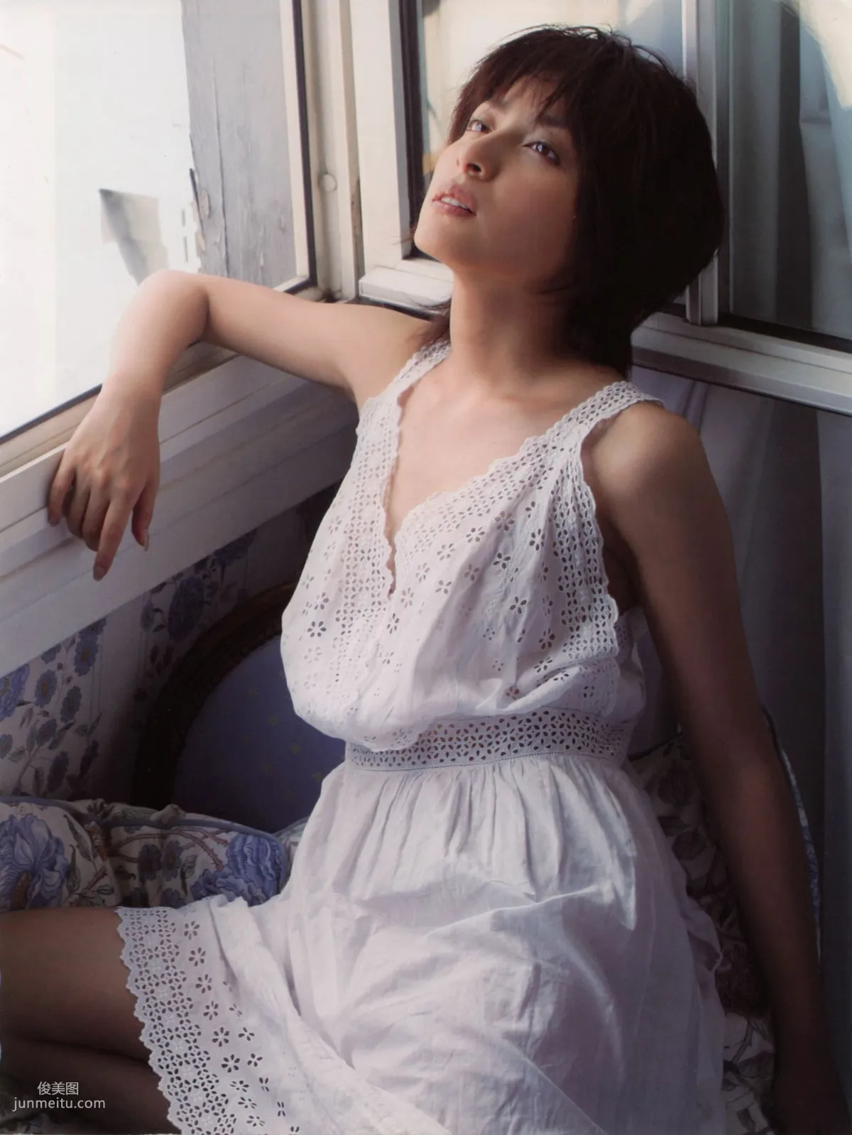 奧菜恵《The Okina 3／3 in Paris》 [PB寫真集] 23