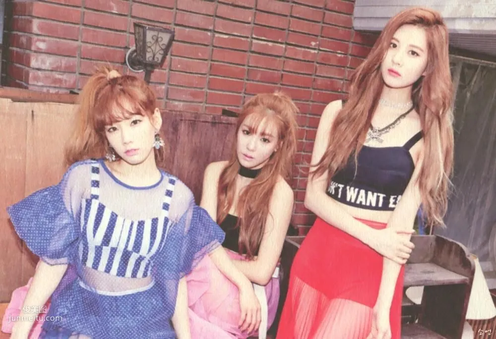 TaeTiSeo 韓國少女時代《HOLLER》[PB寫真集] 32