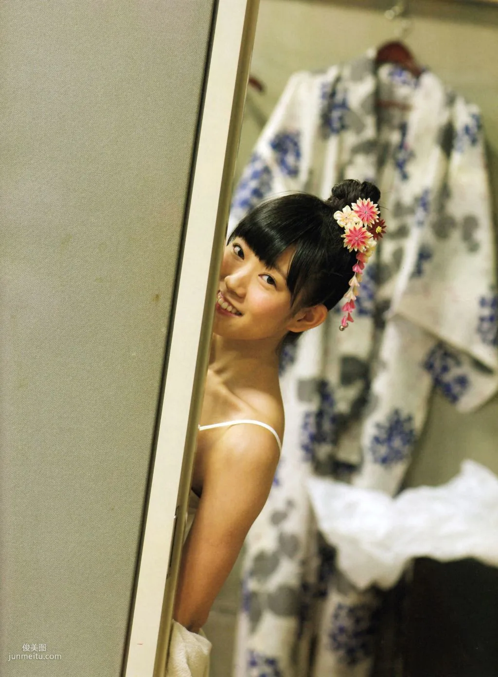 Miyuki Watanabe, Miru Kami [Photo book] Photo Set photo 41