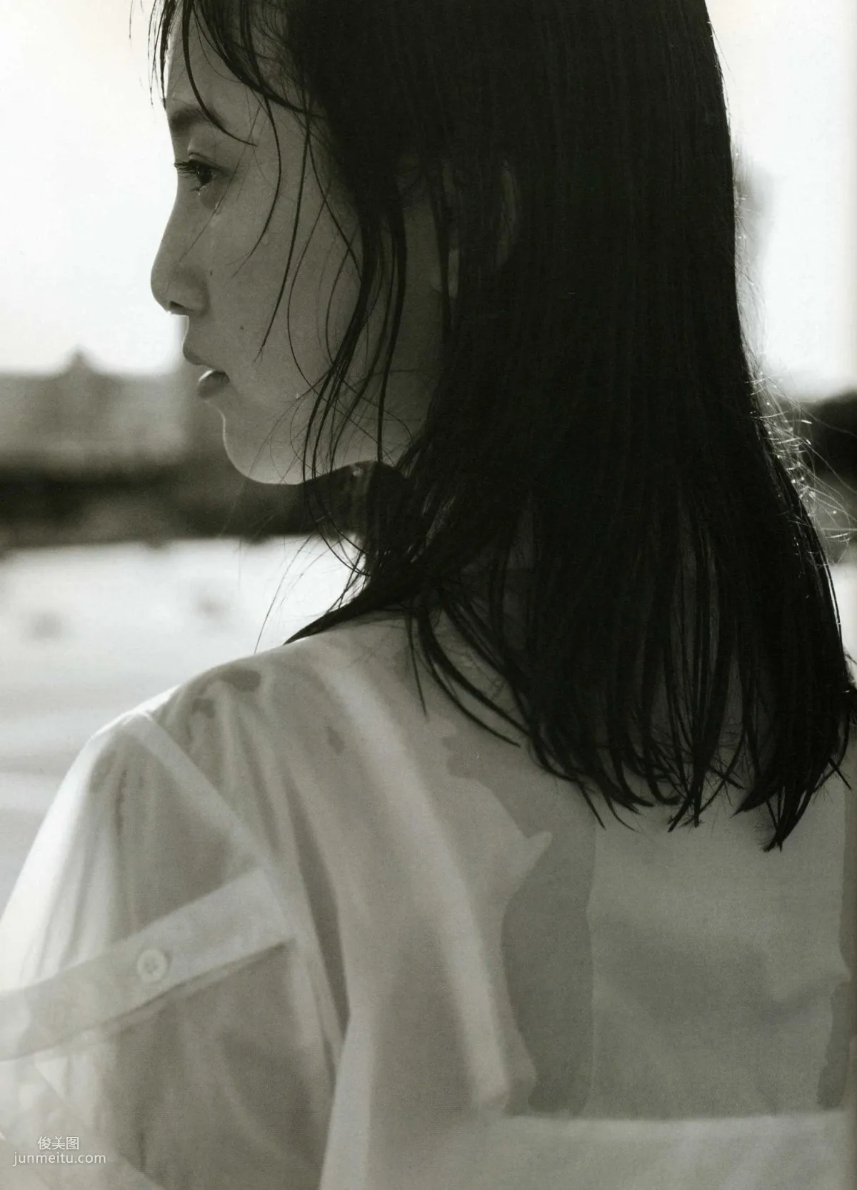 松井玲奈 《Kingyo》 Goldfish [PB寫真集] 21