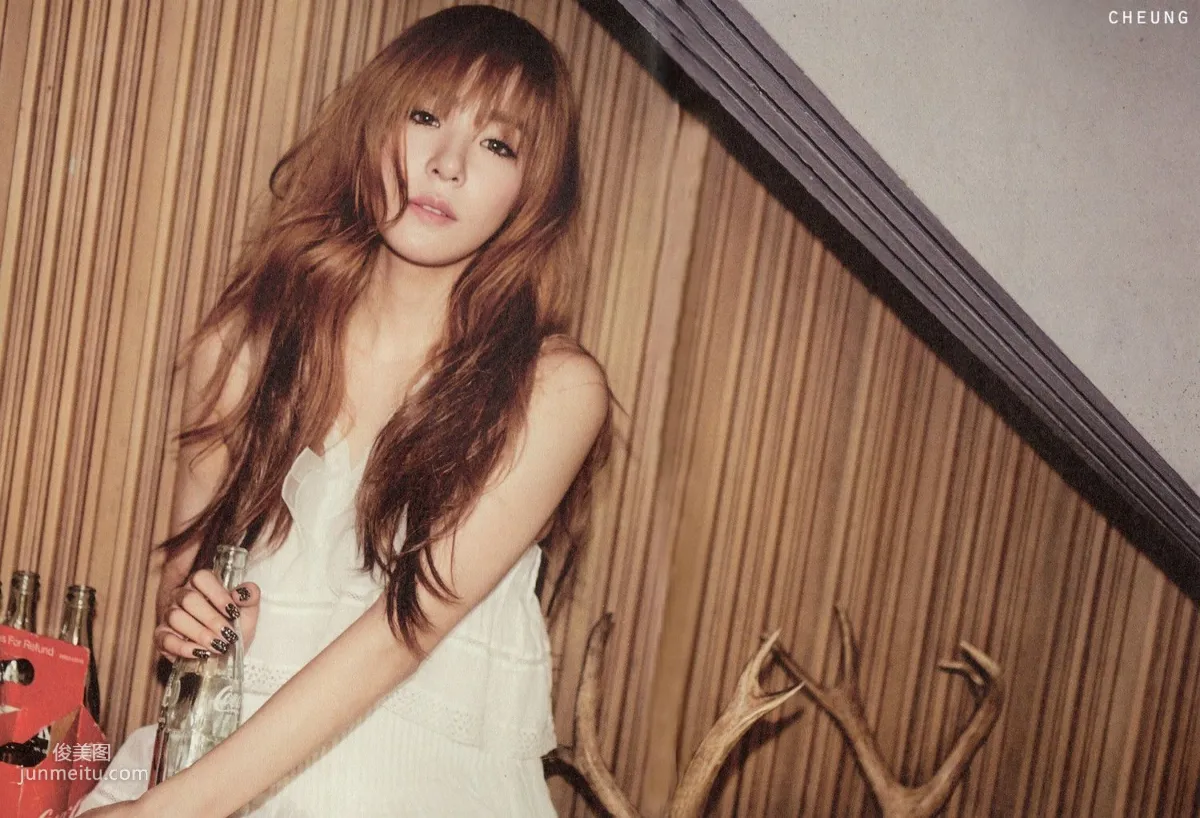 TaeTiSeo 韓國少女時代《HOLLER》[PB寫真集] 13
