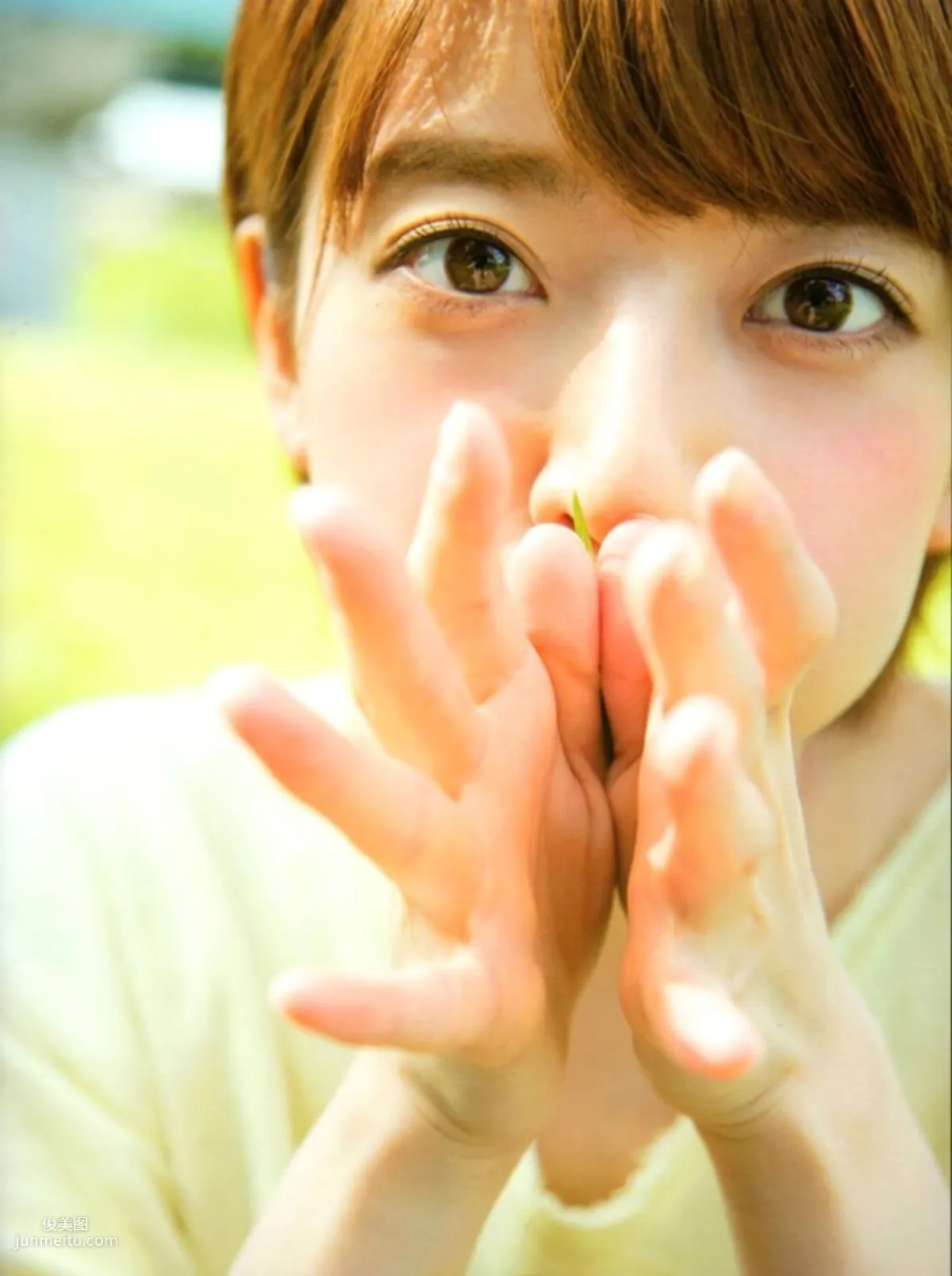 Nanami Hashimoto Gentle Thorns [Photo Books] photo 21