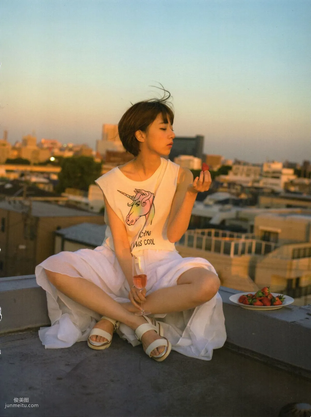 Nanami Hashimoto Gentle Thorns [Photo Books] photo 37