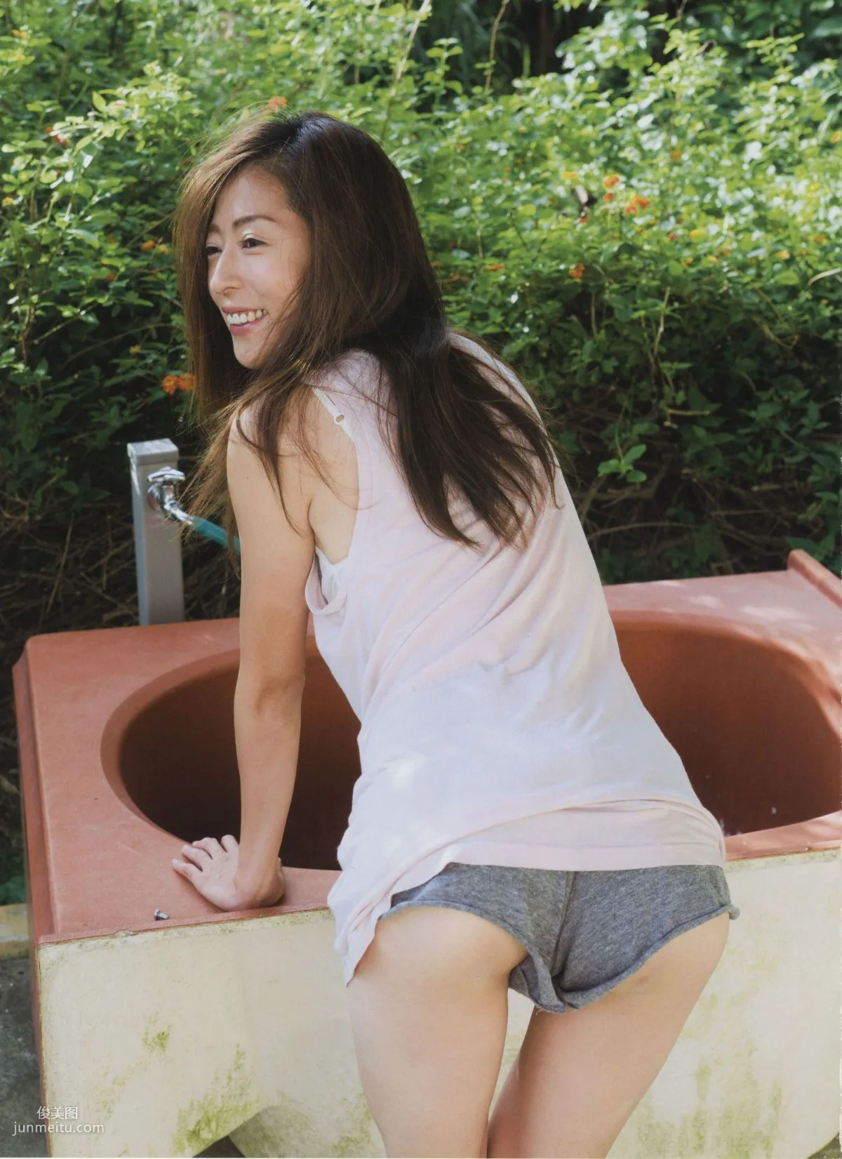 中村愛美 《Lyin' Eyes》 [PhotoBook] 寫真集 10