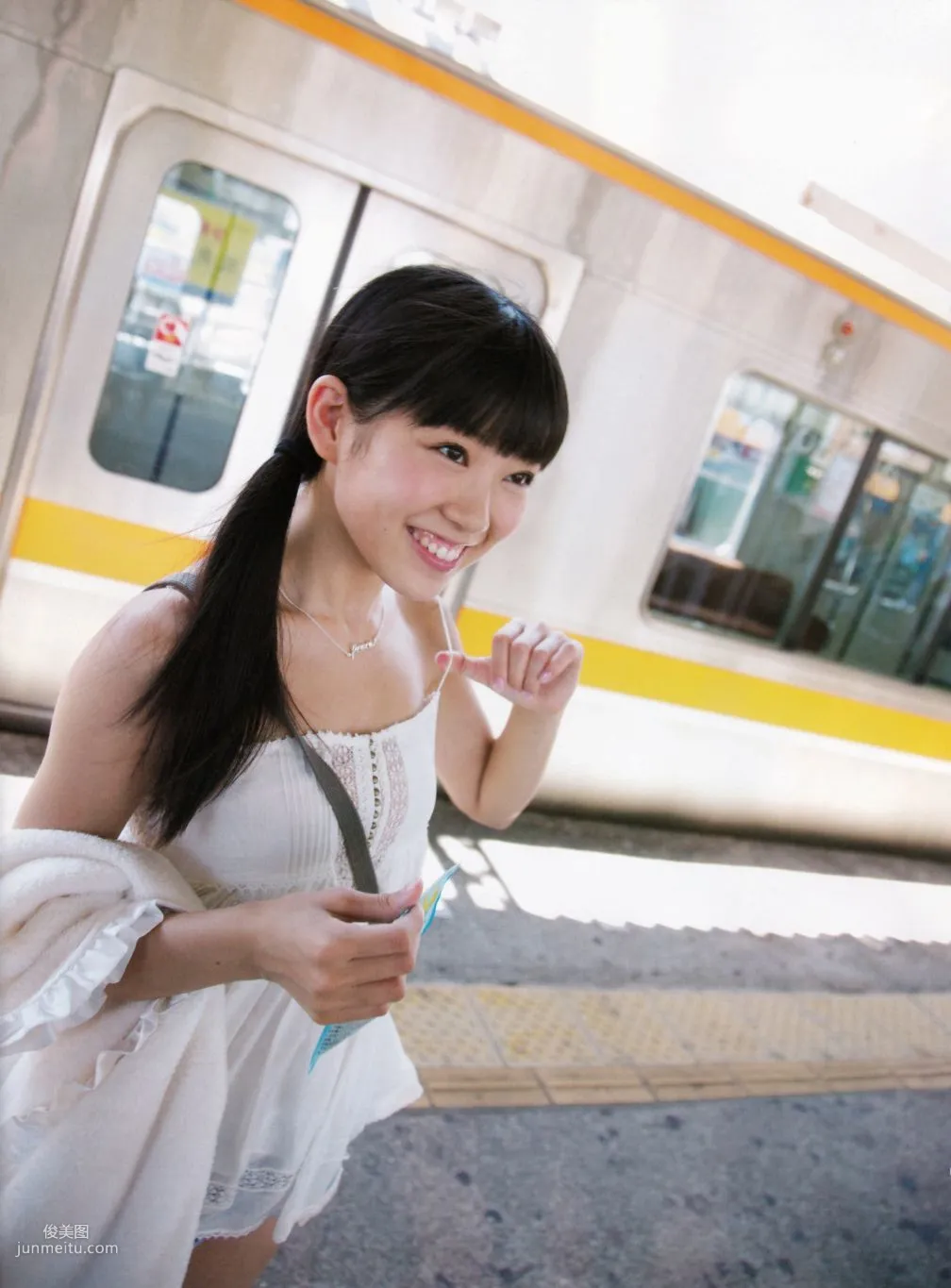 Miyuki Watanabe, Miru Kami [Photo book] Photo Set photo 5