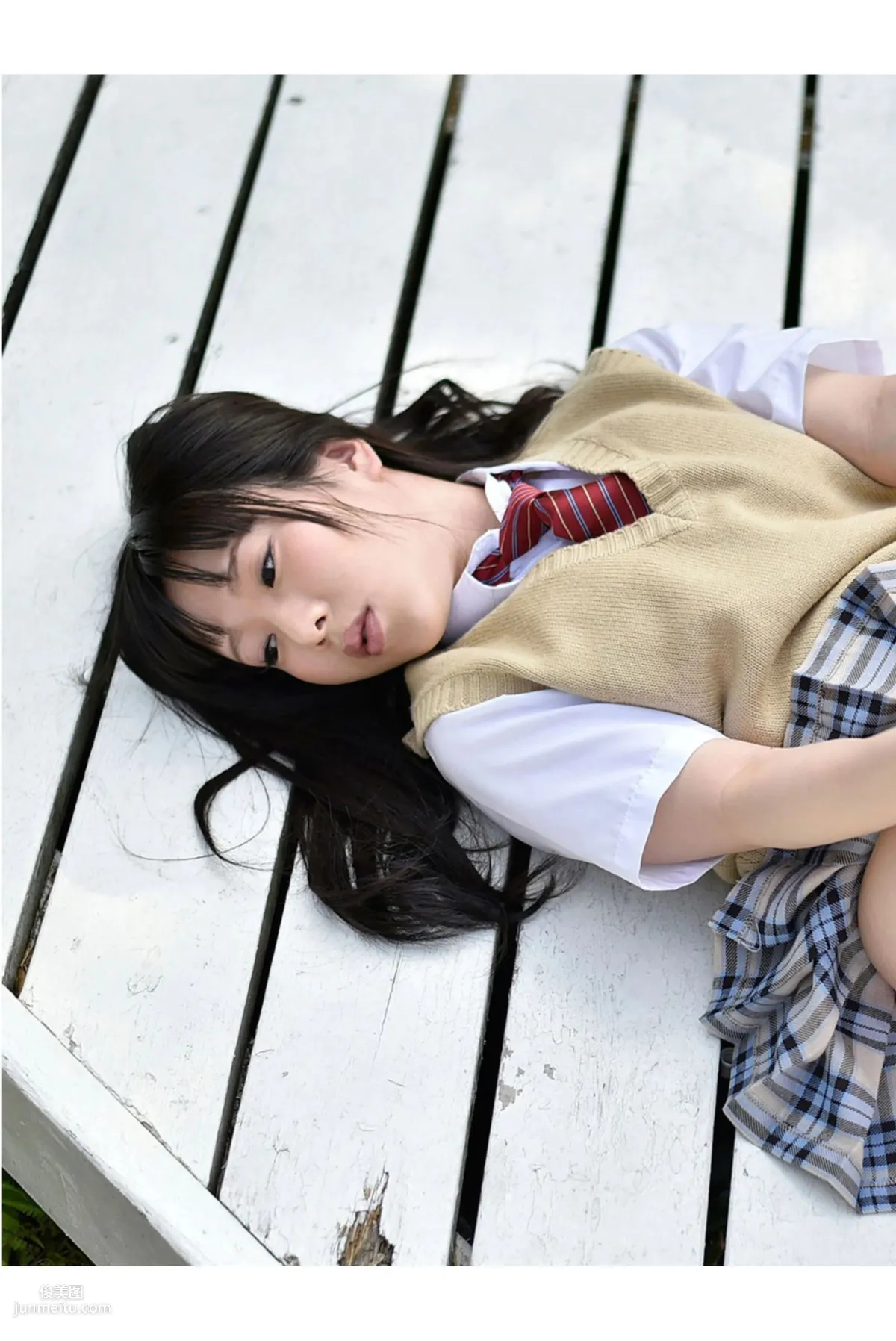 雨宮留菜 《女子校生 萌える絶対領域》 [PB寫真集] 21