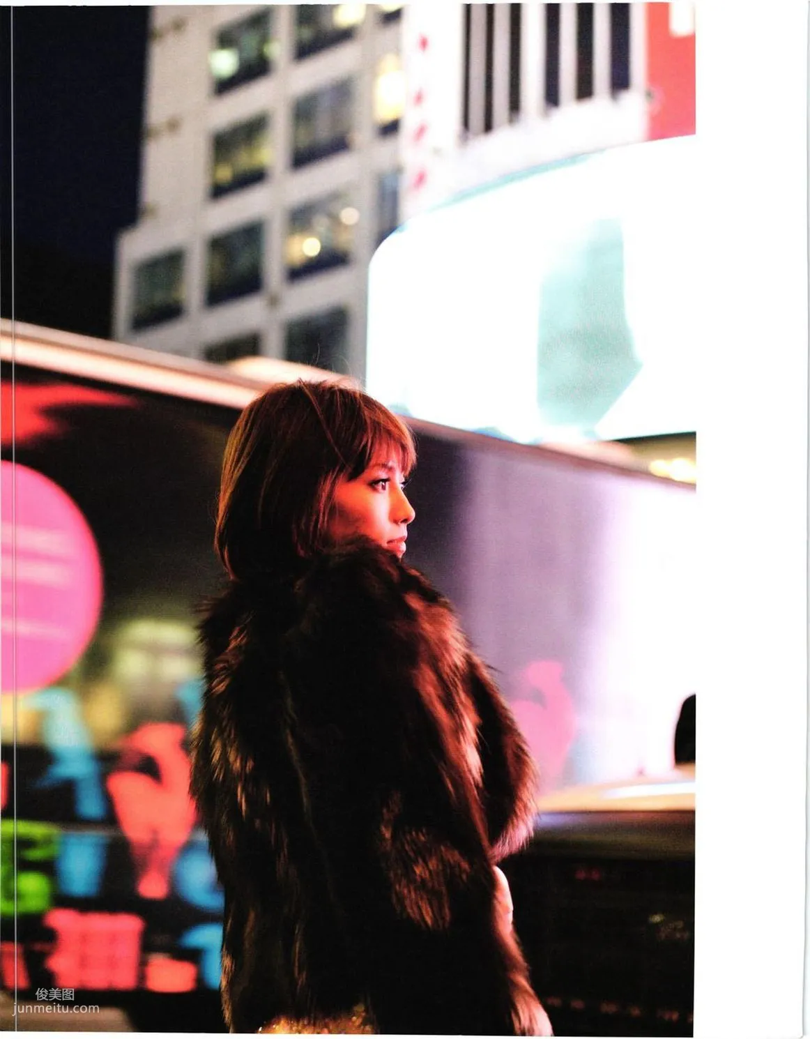 Natsumi Abe Subway [PhotoBook] Photo Set photo 40