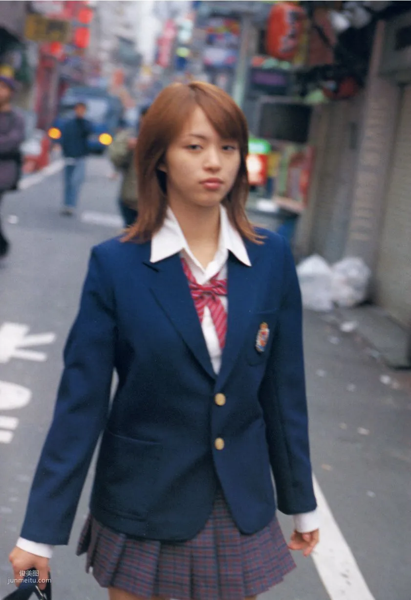 岩佐真悠子 《Sixteen Blue》 [PB寫真集] 82