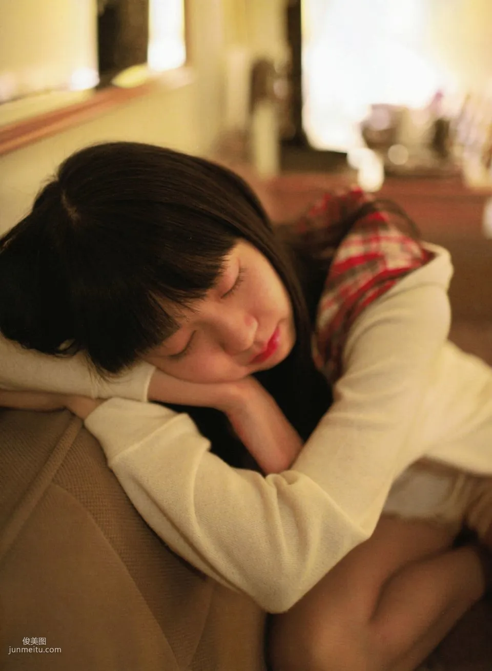 Miyuki Watanabe, Miru Kami [Photo book] Photo Set photo 49