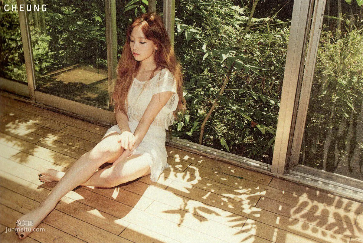 TaeTiSeo 韓國少女時代《HOLLER》[PB寫真集] 8