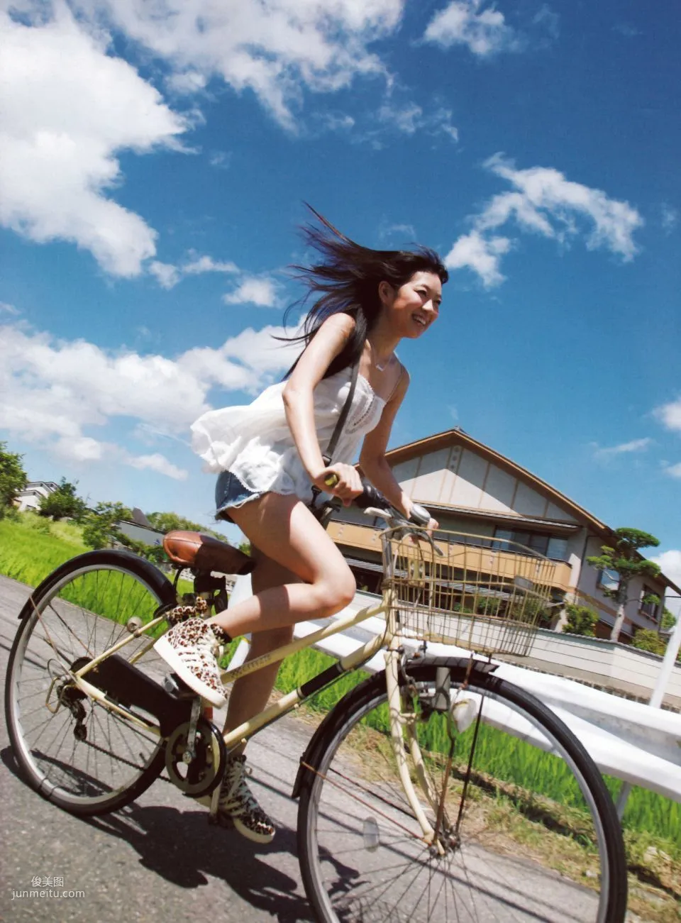 Miyuki Watanabe, Miru Kami [Photo book] Photo Set photo 143