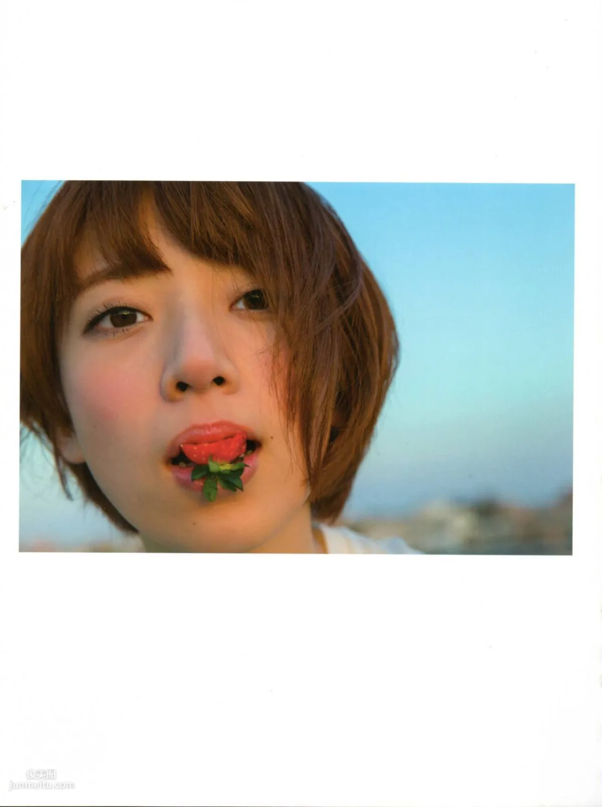 Nanami Hashimoto Gentle Thorns [Photo Books] photo 39
