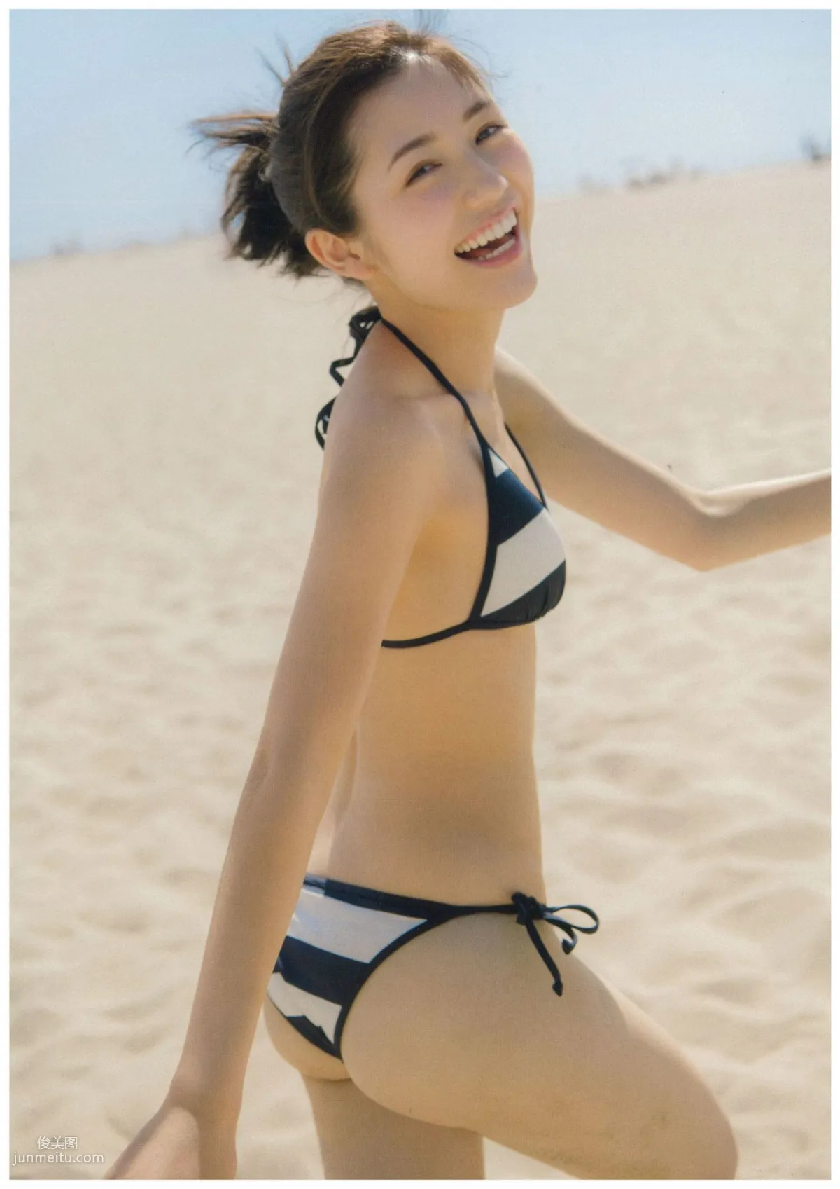 渡辺麻友 《知らないうちに》 [PB写真集] 35