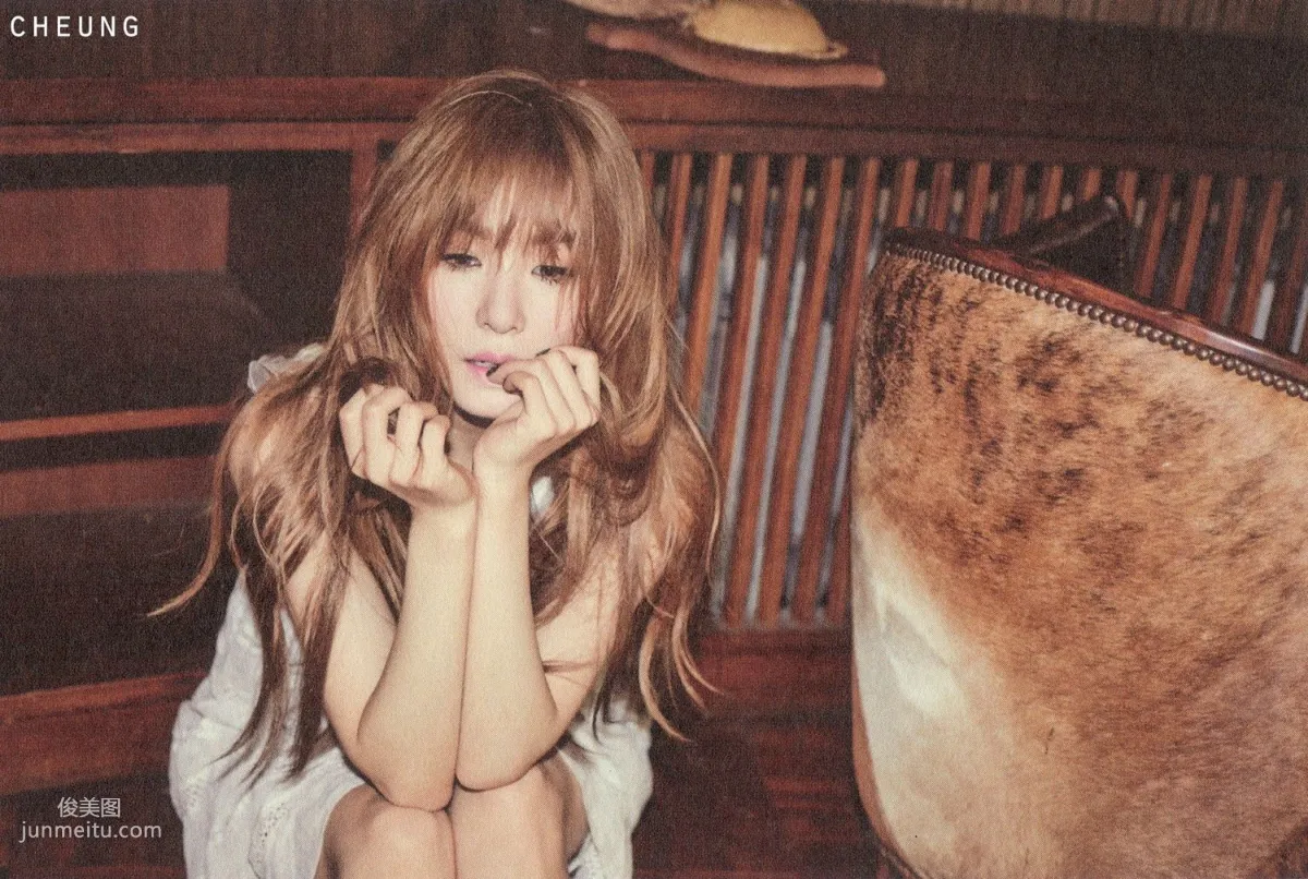 TaeTiSeo 韓國少女時代《HOLLER》[PB寫真集] 15
