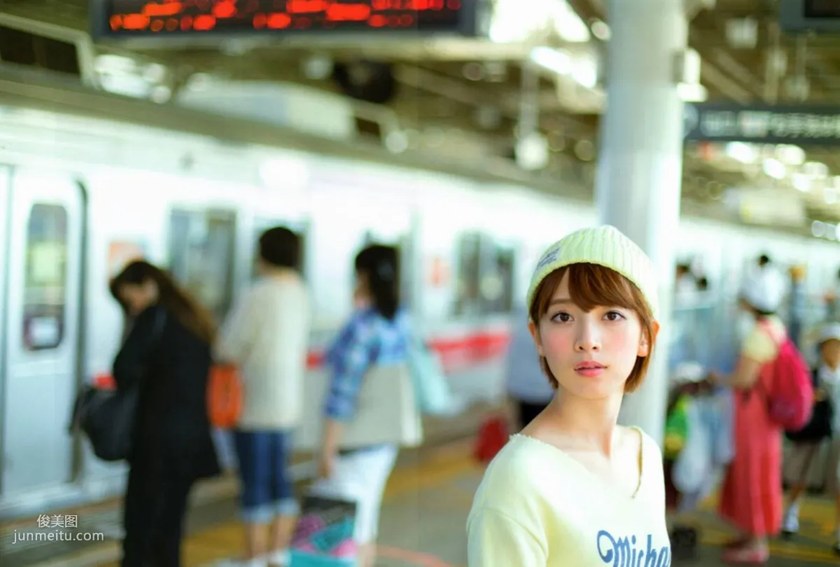 Nanami Hashimoto Gentle Thorns [Photo Books] photo 58