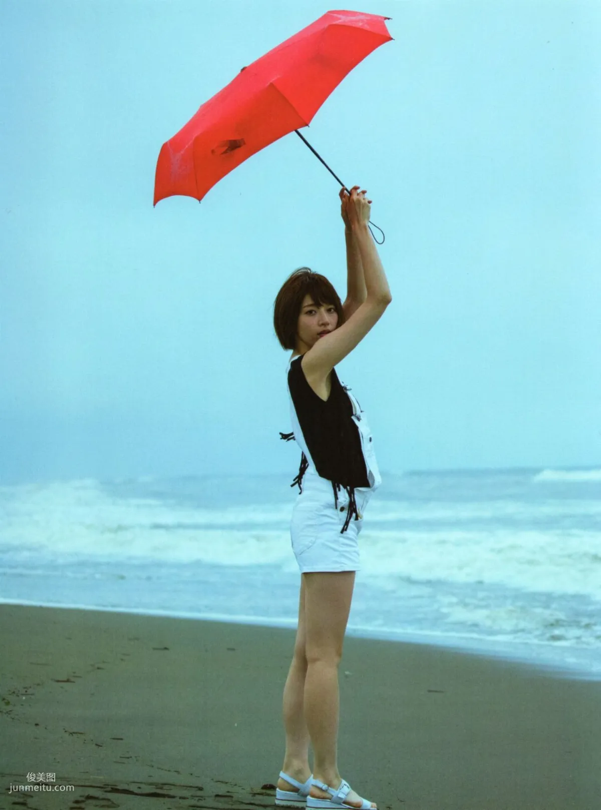 Nanami Hashimoto Gentle Thorns [Photo Books] photo 100