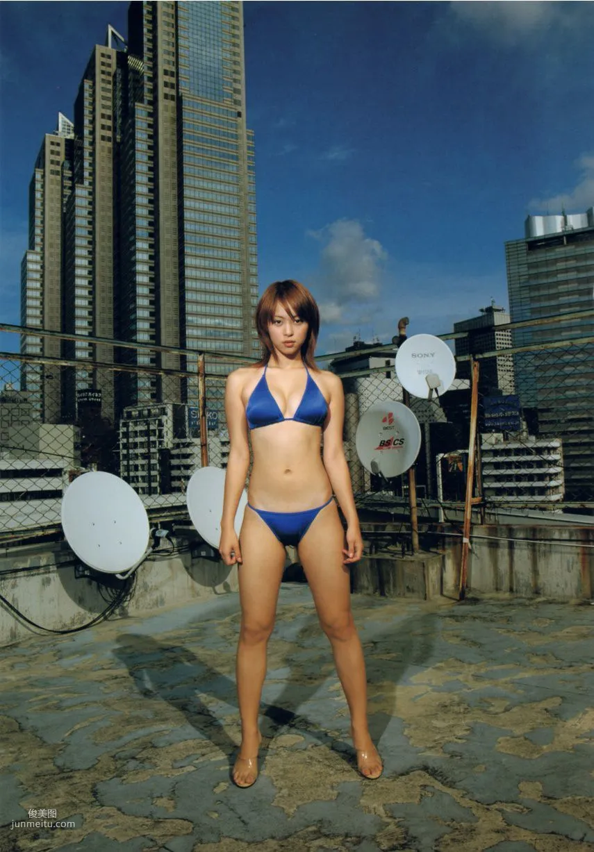 岩佐真悠子 《Sixteen Blue》 [PB寫真集] 35