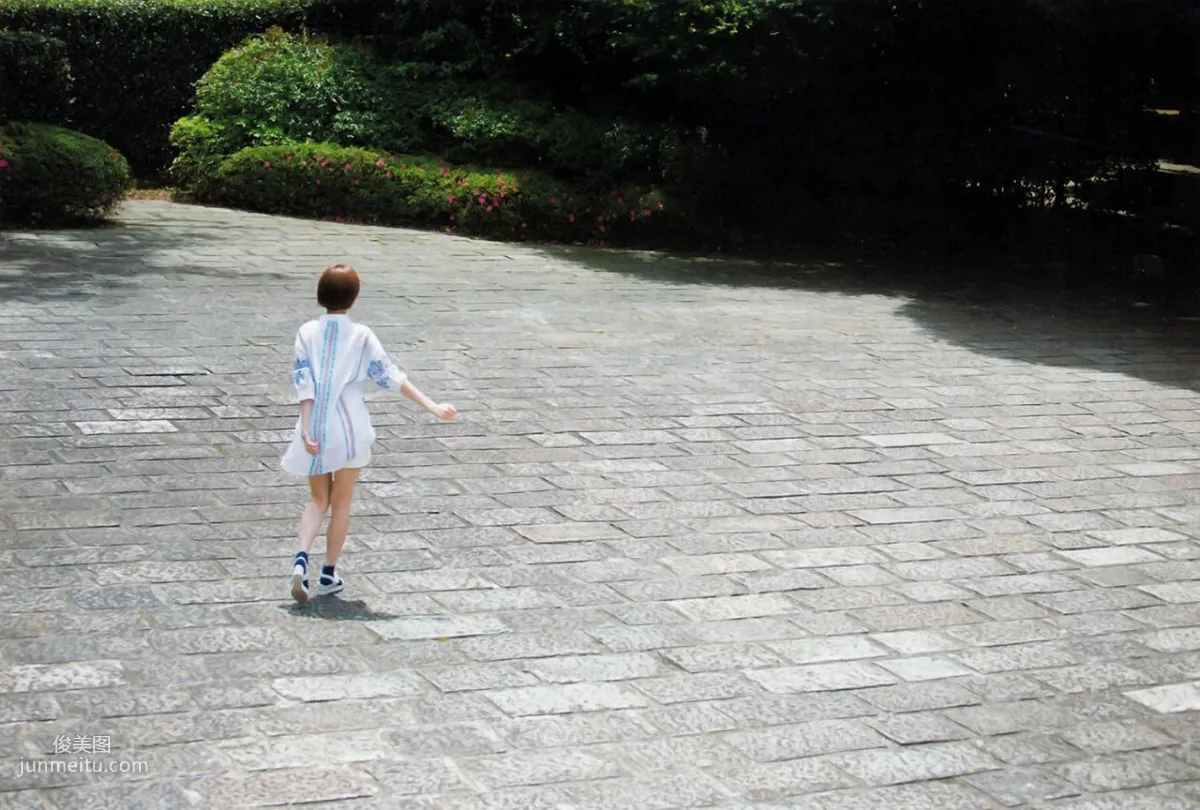 Nanami Hashimoto Gentle Thorns [Photo Books] photo 63
