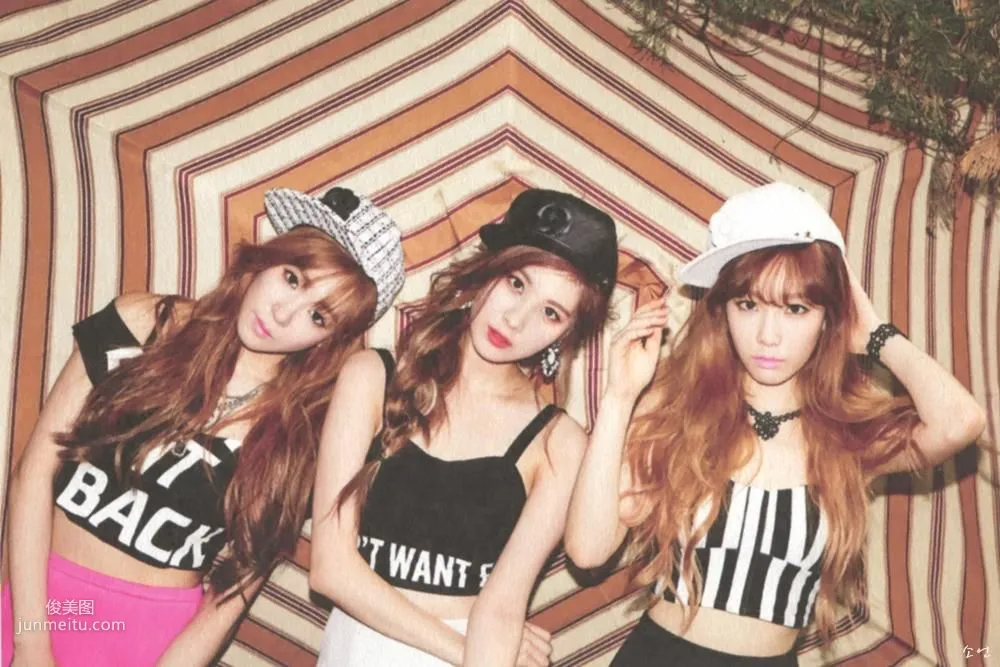 TaeTiSeo 韓國少女時代《HOLLER》[PB寫真集] 34
