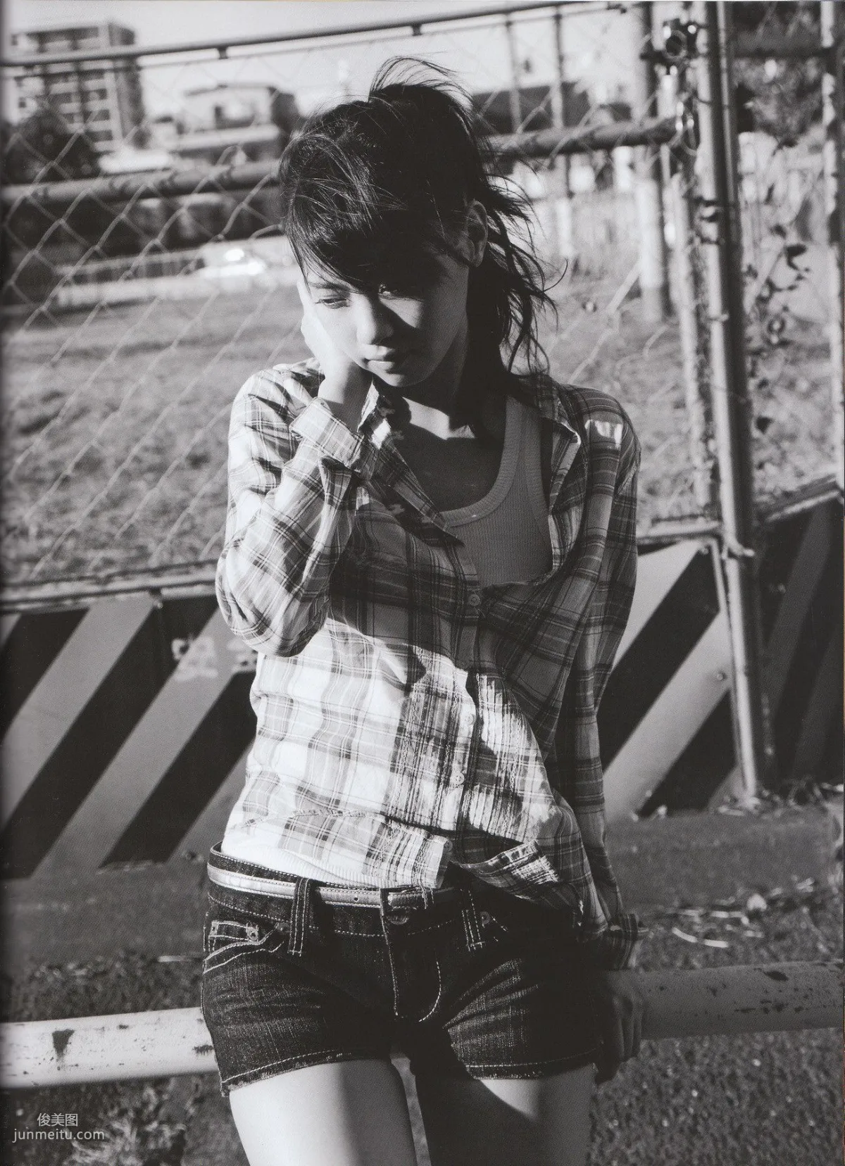 Nanase Nishino《Everyday Clothes》 [Photo Books] photo 4