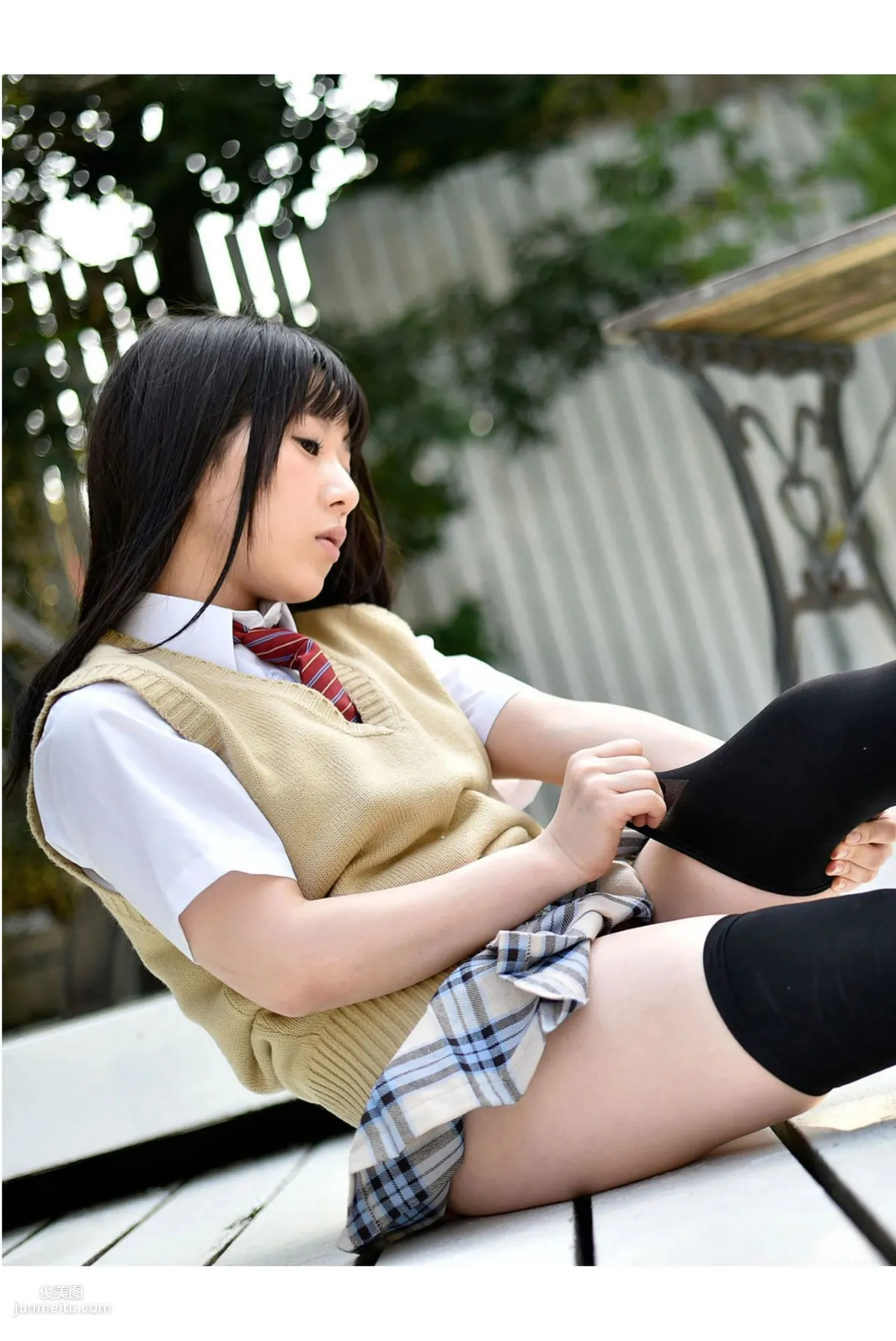 雨宮留菜 《女子校生 萌える絶対領域》 [PB寫真集] 54