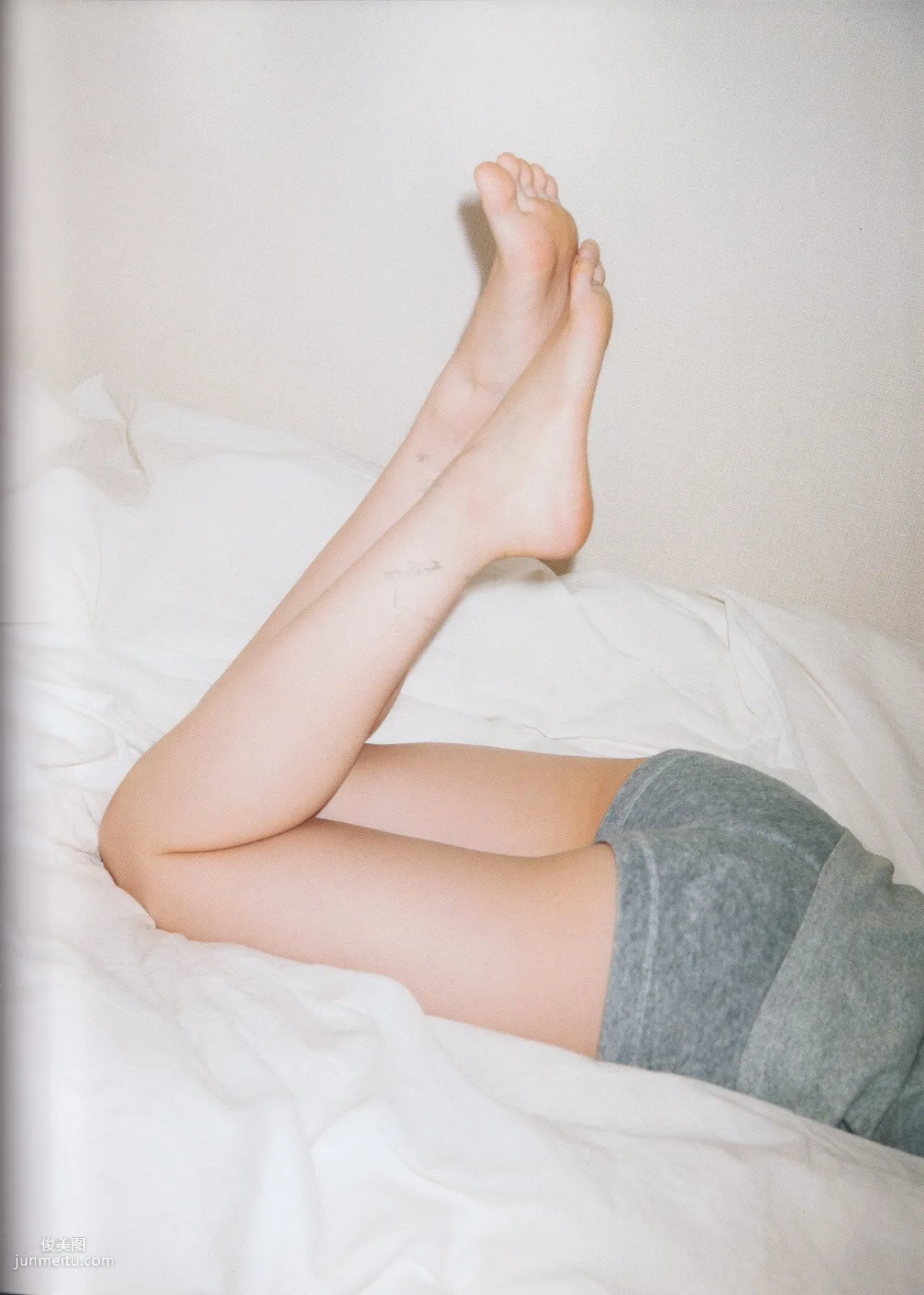 Nanase Nishino《Everyday Clothes》 [Photo Books] photo 99