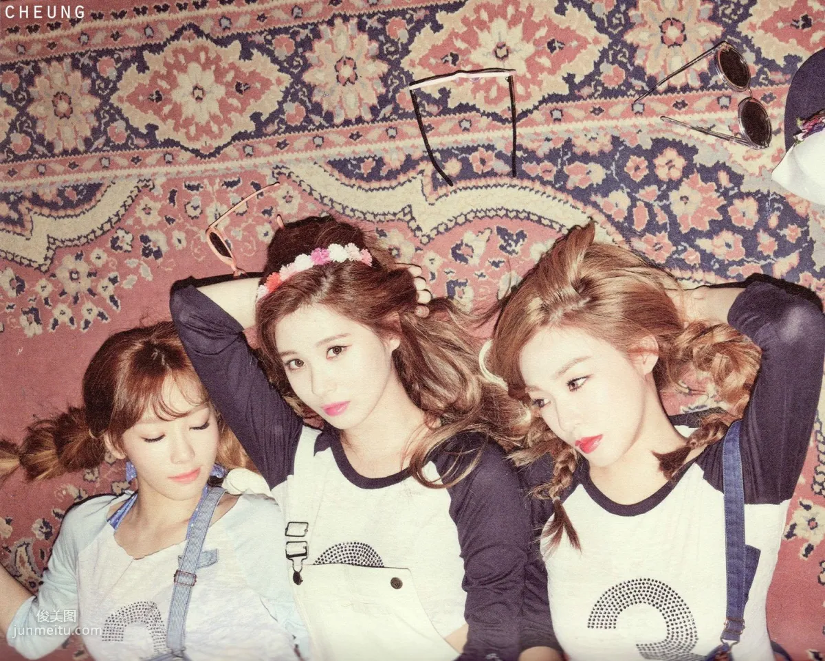 TaeTiSeo 韓國少女時代《HOLLER》[PB寫真集] 33