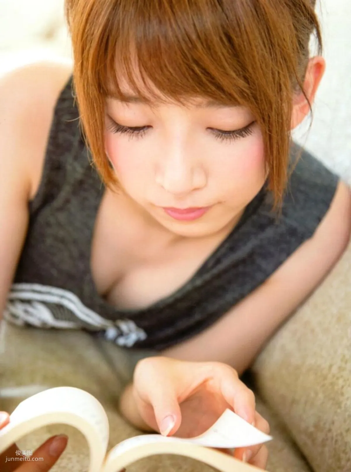 Nanami Hashimoto Gentle Thorns [Photo Books] photo 5