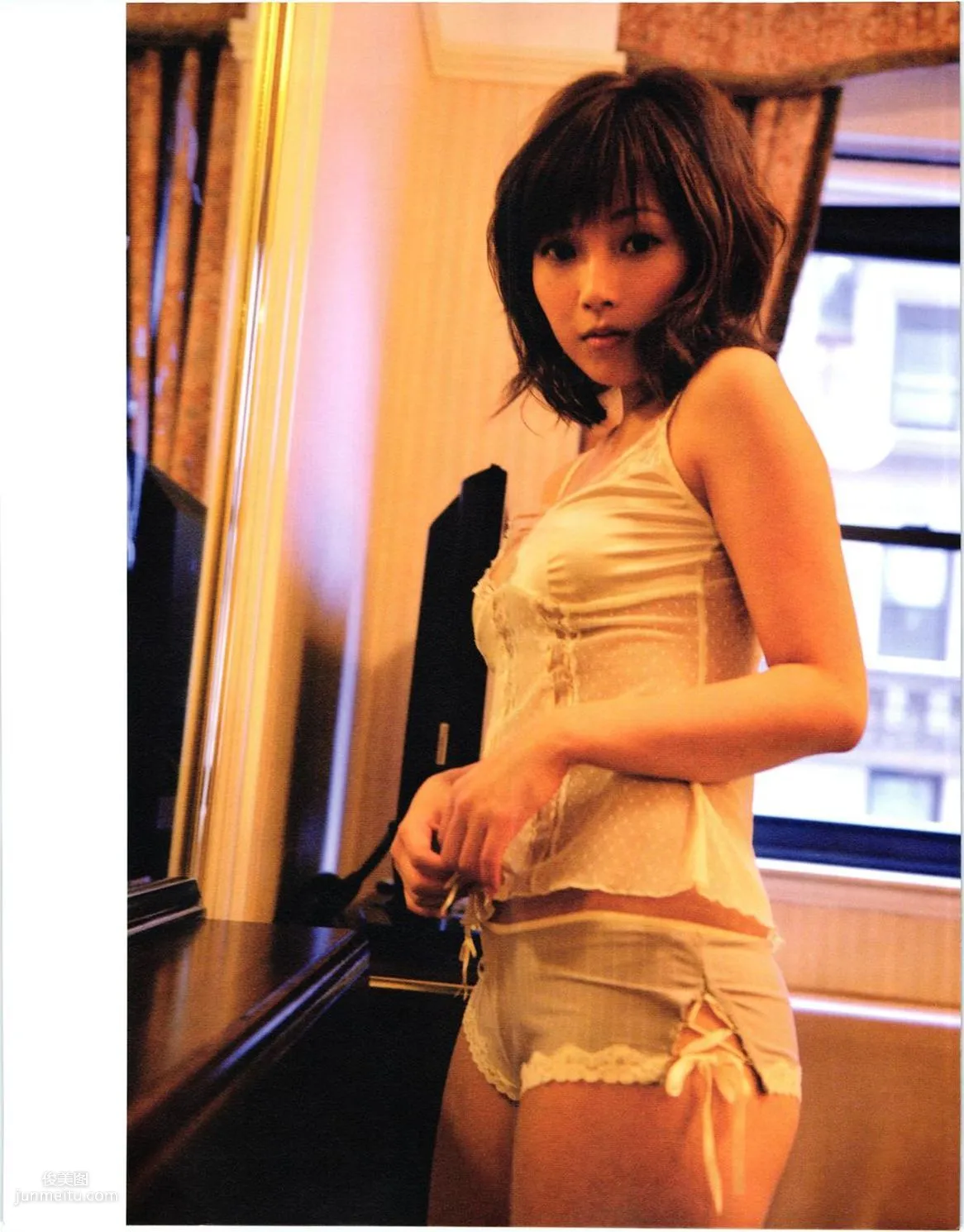 Natsumi Abe Subway [PhotoBook] Photo Set photo 73