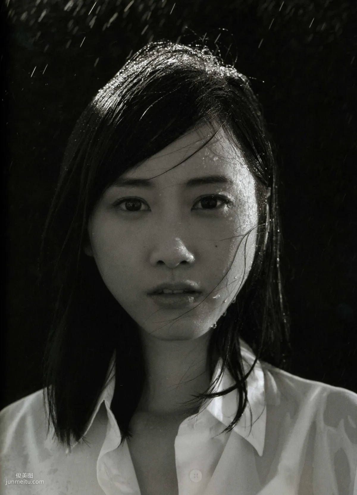 松井玲奈 《Kingyo》 Goldfish [PB寫真集] 17