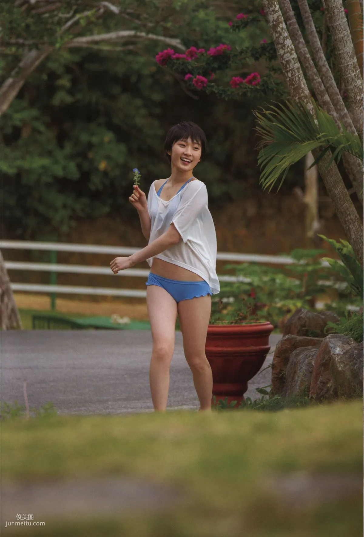 宮本佳林《Karin sixteen》Amazon限定カバーVer [PB寫真集] 32