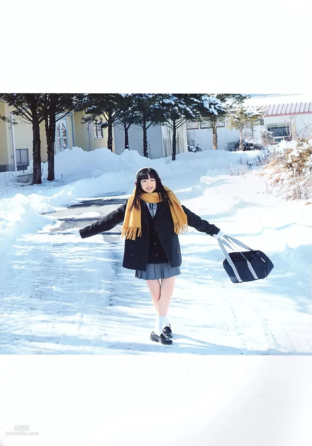 大和田南那、渡辺みり愛 《Graduation-中學卒業》 [PB寫真集] 16