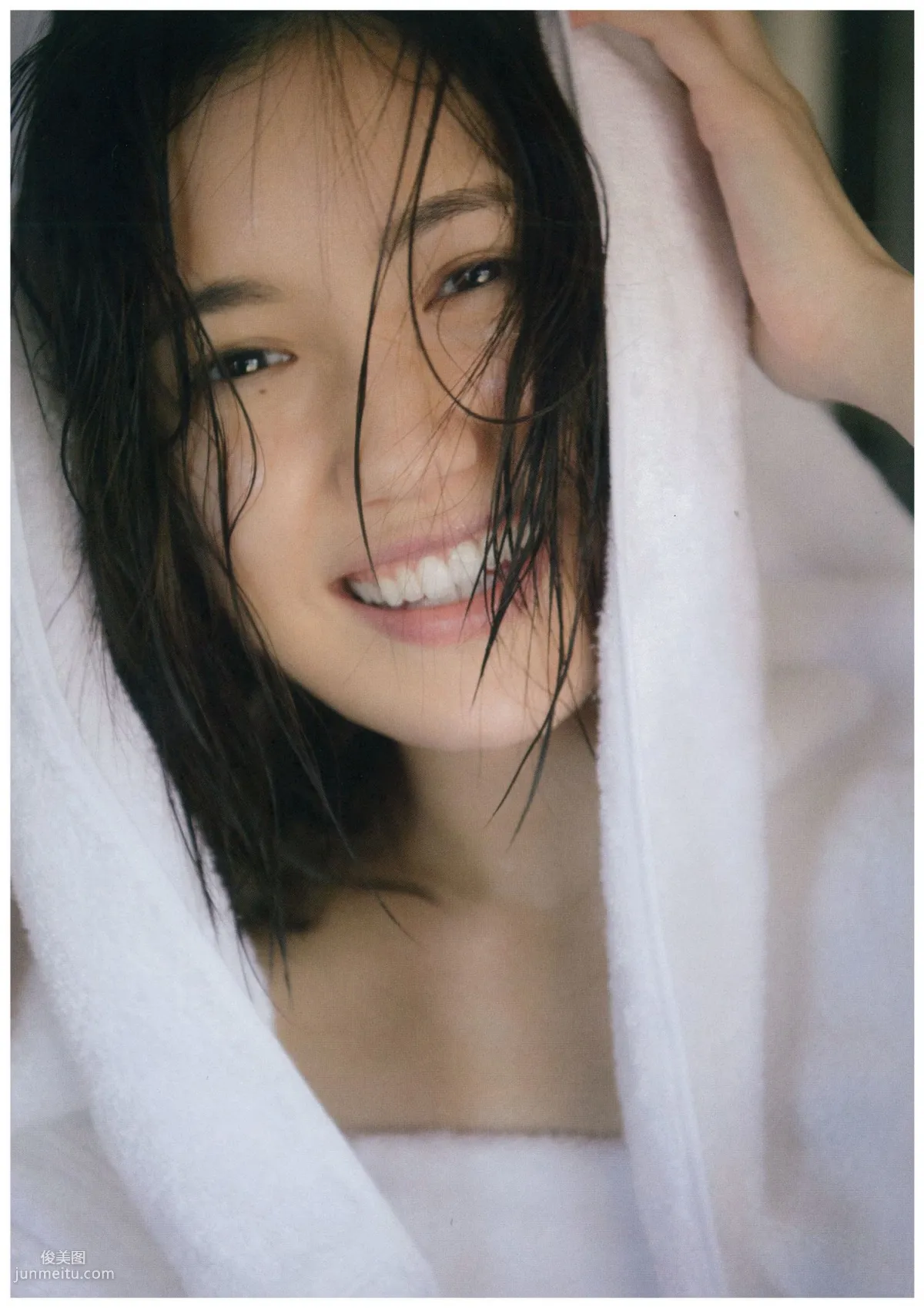 渡辺麻友 《知らないうちに》 [PB写真集] 2
