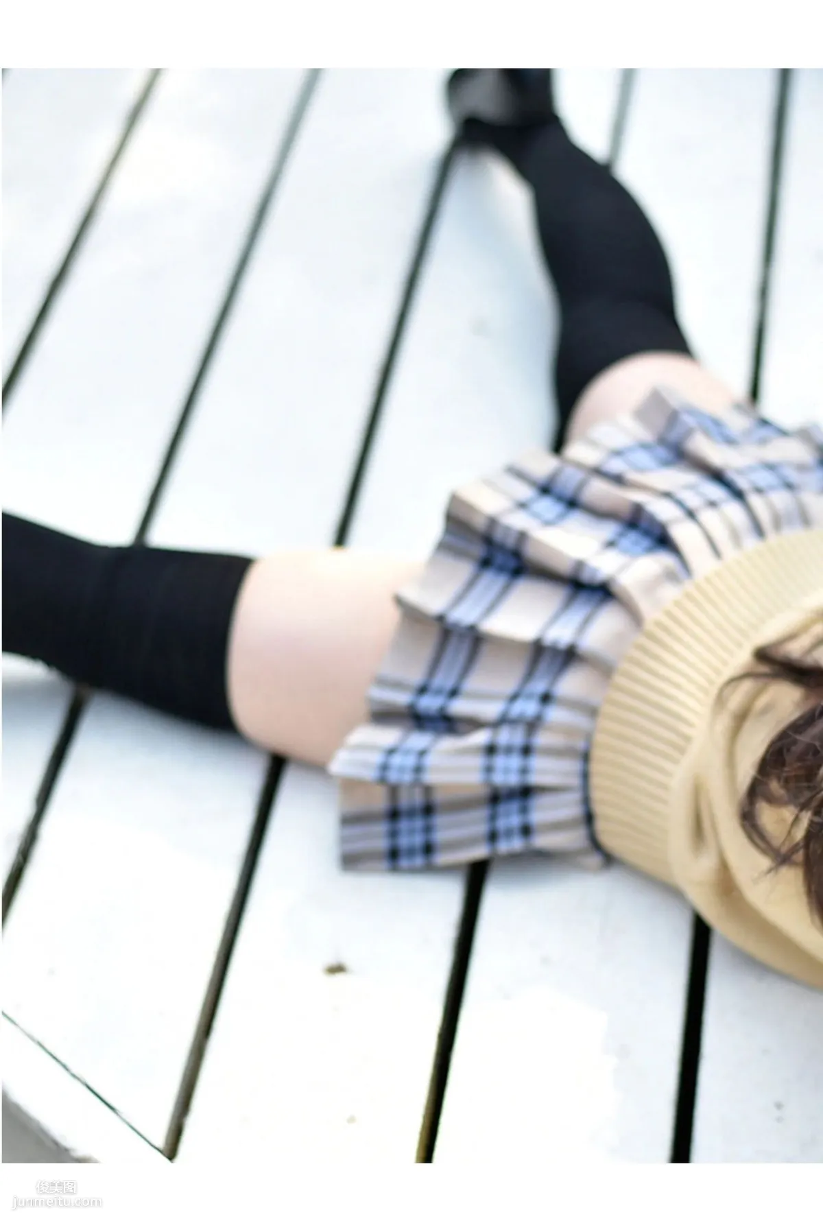雨宮留菜 《女子校生 萌える絶対領域》 [PB寫真集] 43