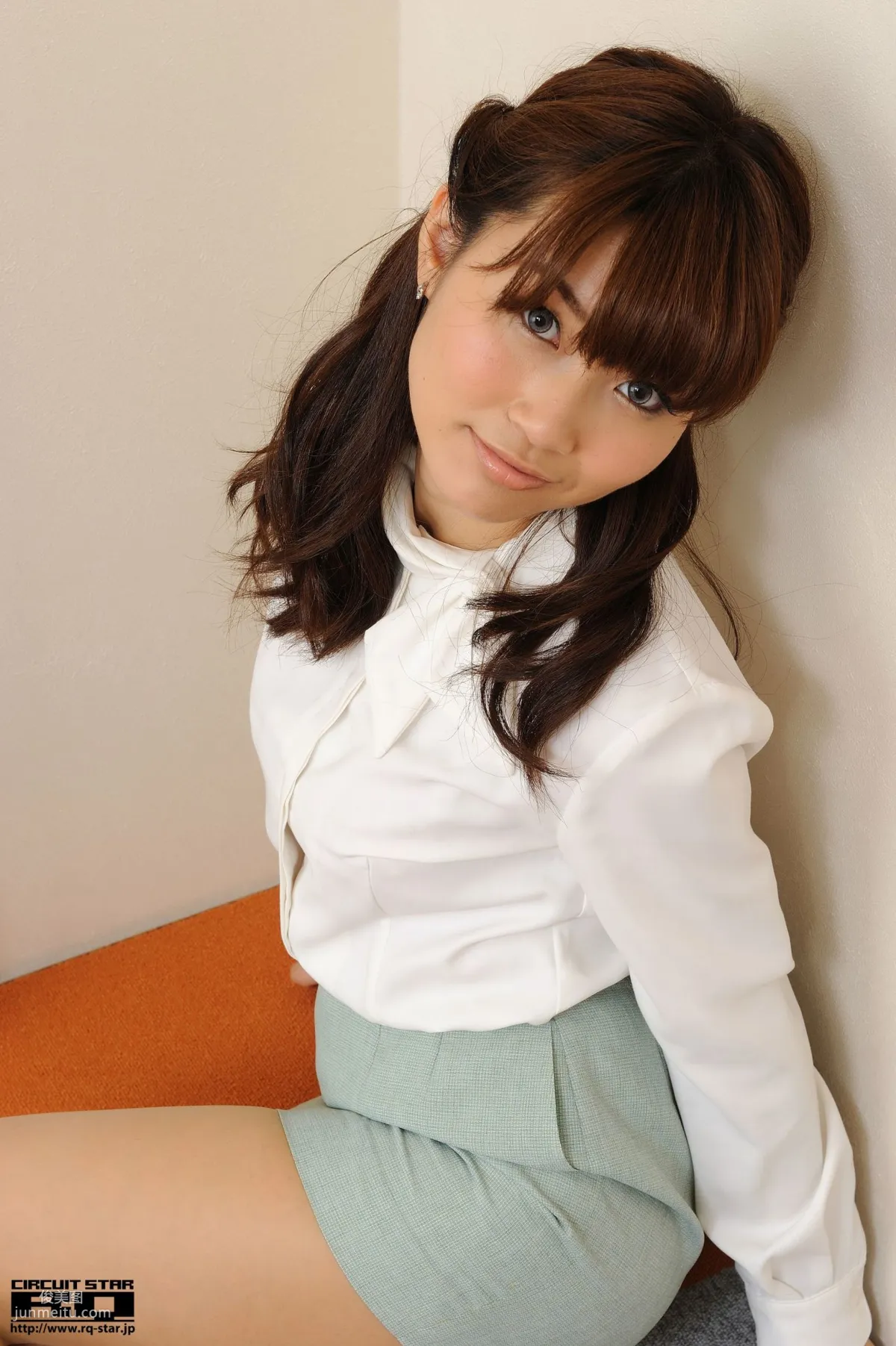 [RQ-STAR] NO.00642 殊野真緒 Office Lady 寫真集 9