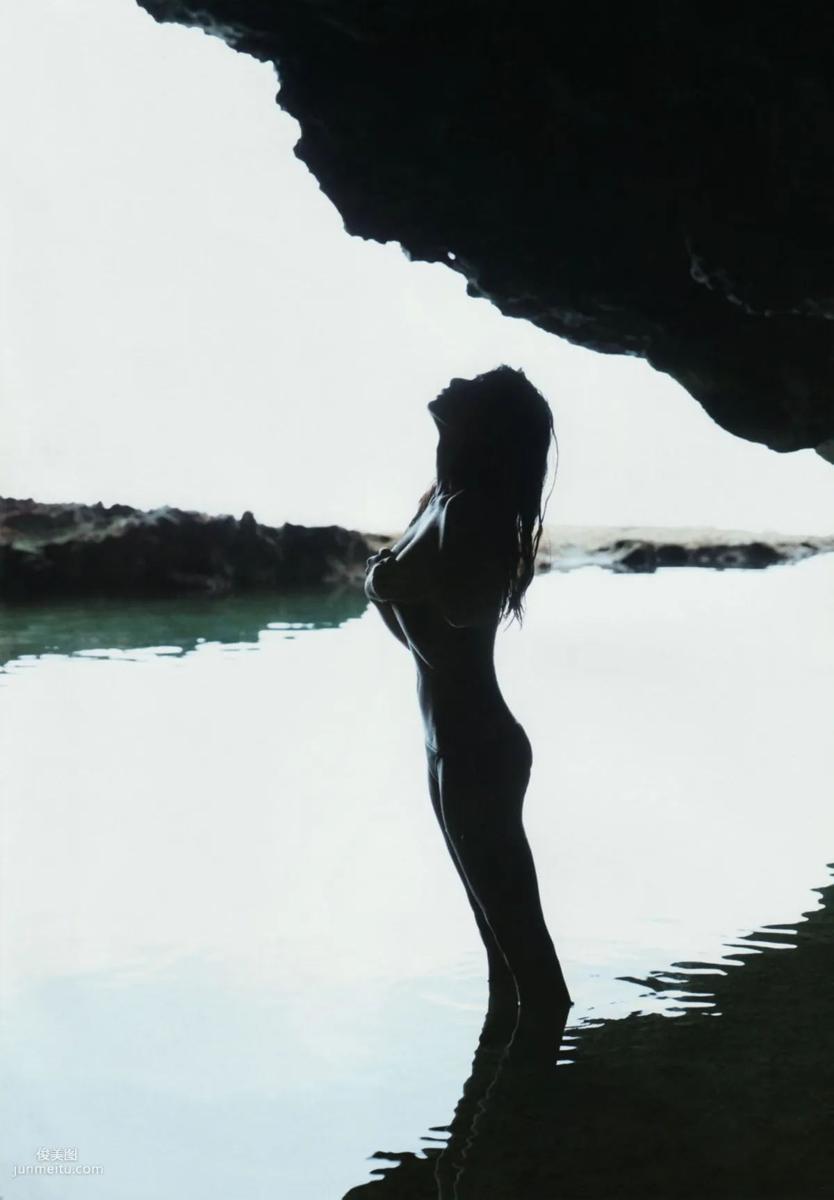 片山萌美《人魚》 [Photo book] 写真集35