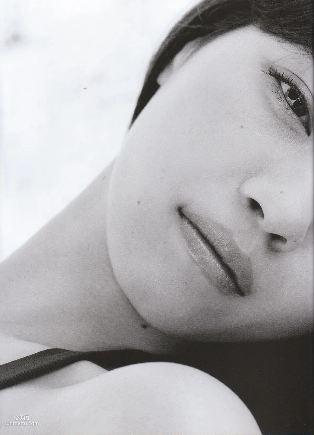 Nanase Nishino《Everyday Clothes》 [Photo Books] photo 30