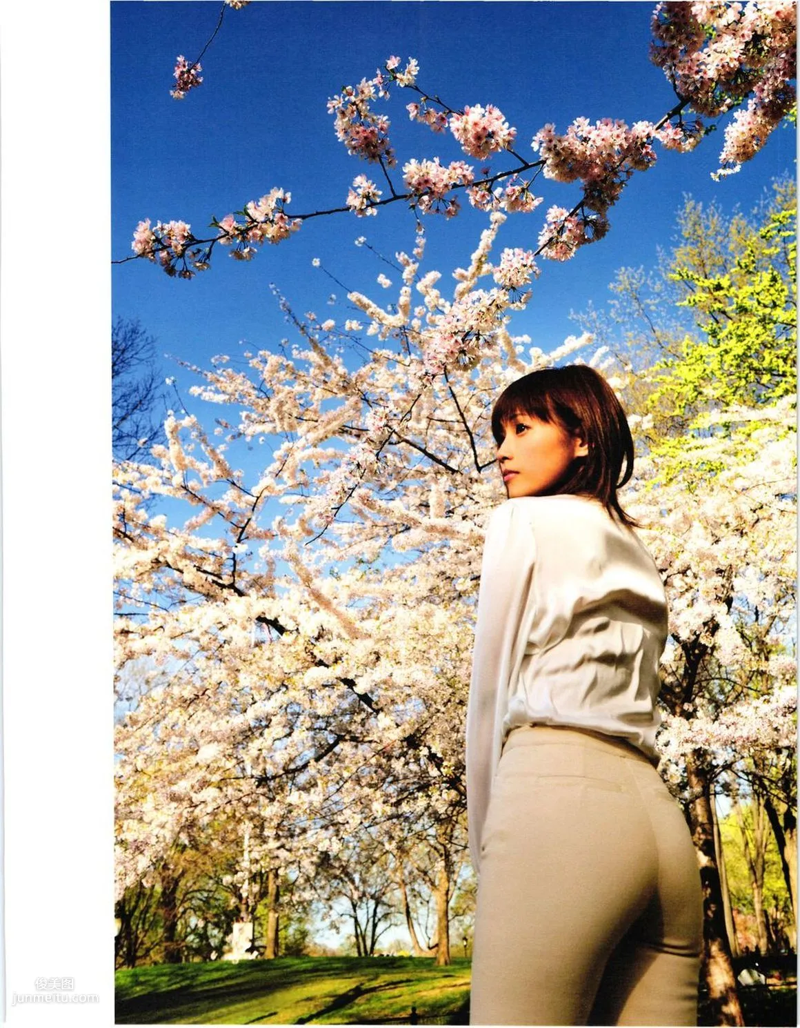 Natsumi Abe Subway [PhotoBook] Photo Set photo 21
