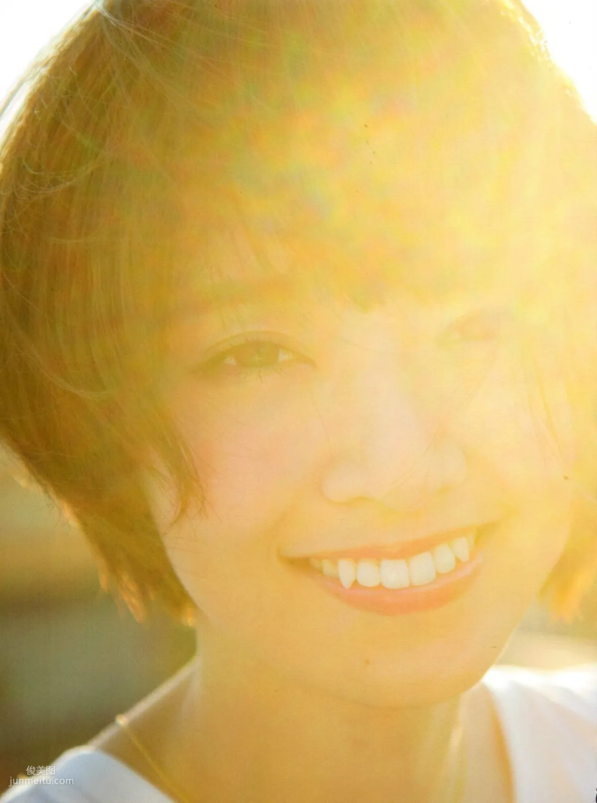 Nanami Hashimoto Gentle Thorns [Photo Books] photo 24