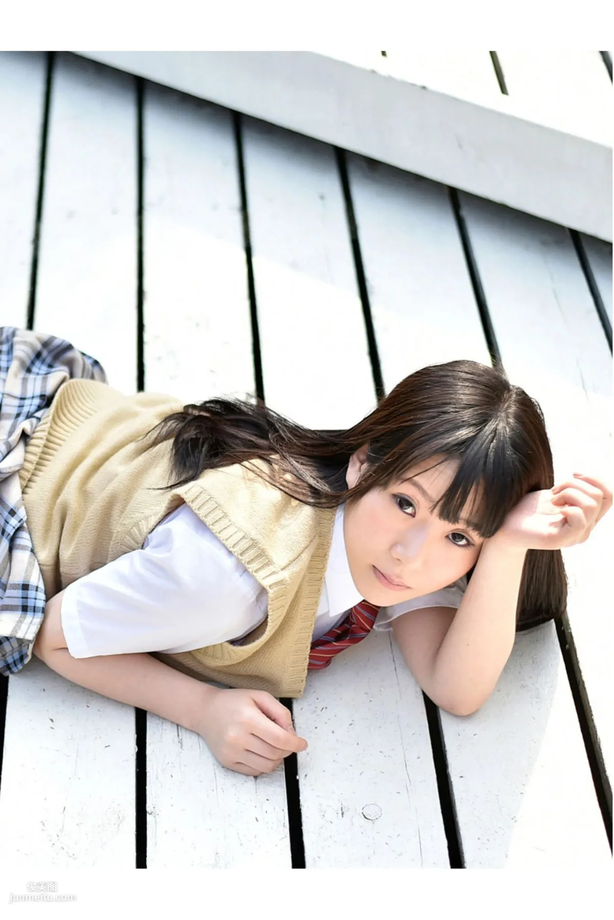 雨宮留菜 《女子校生 萌える絶対領域》 [PB寫真集] 44