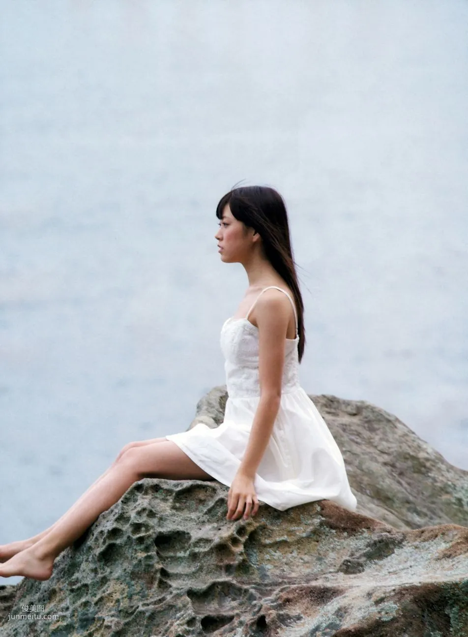 Miyuki Watanabe, Miru Kami [Photo book] Photo Set photo 2