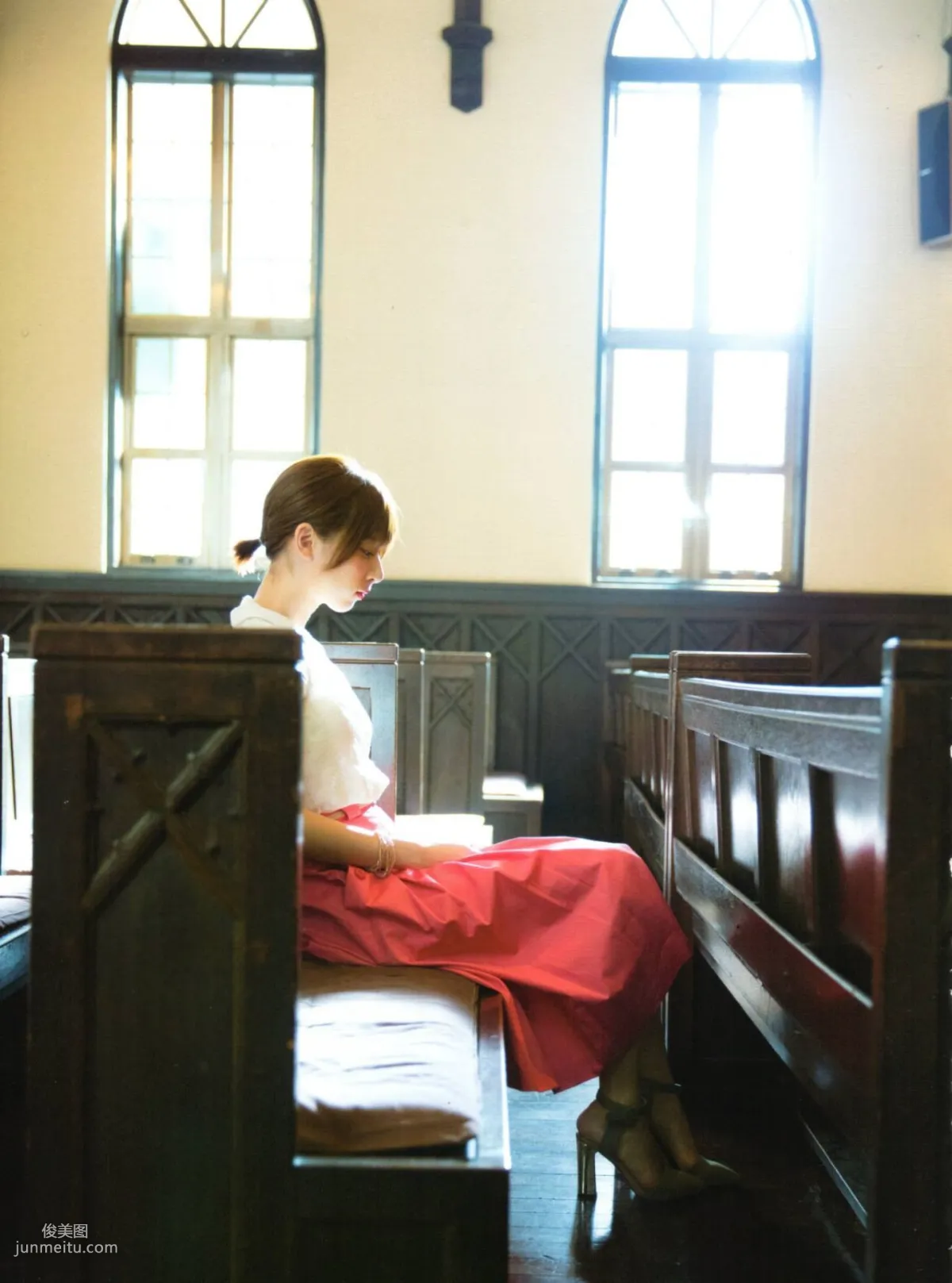 Nanami Hashimoto Gentle Thorns [Photo Books] photo 90