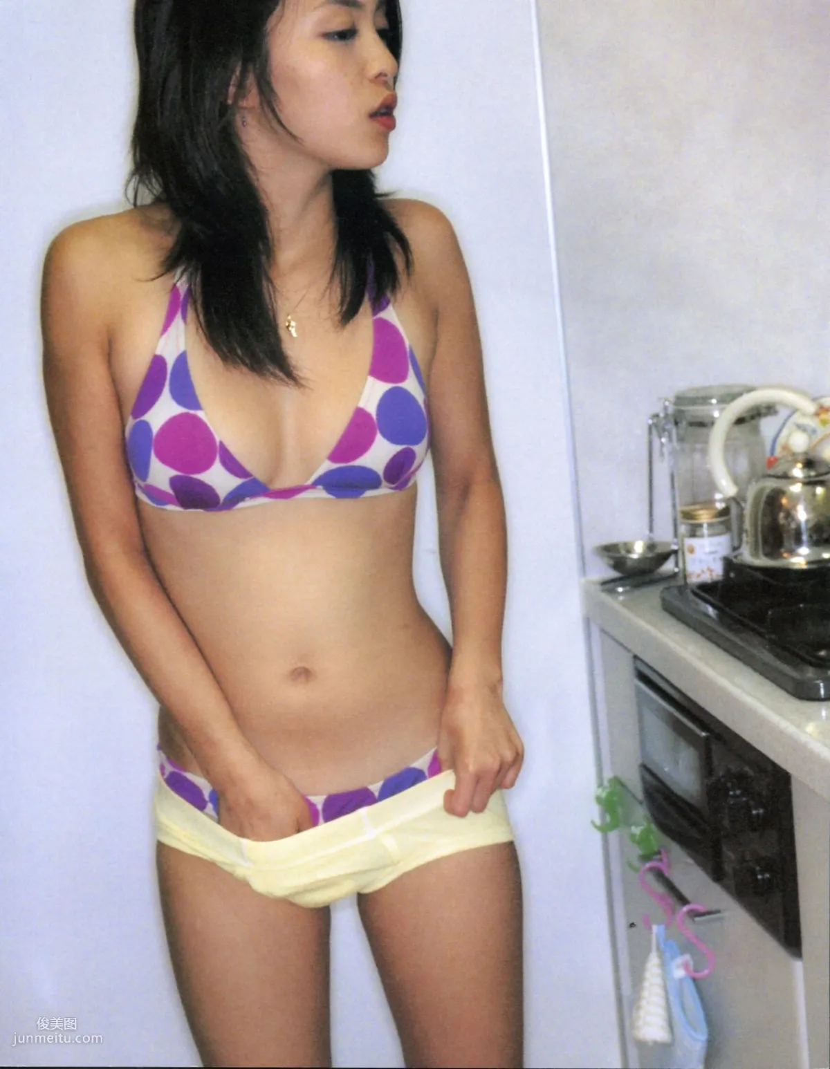 岩佐真悠子《イキズカイ》 [PhotoBook] 写真集85
