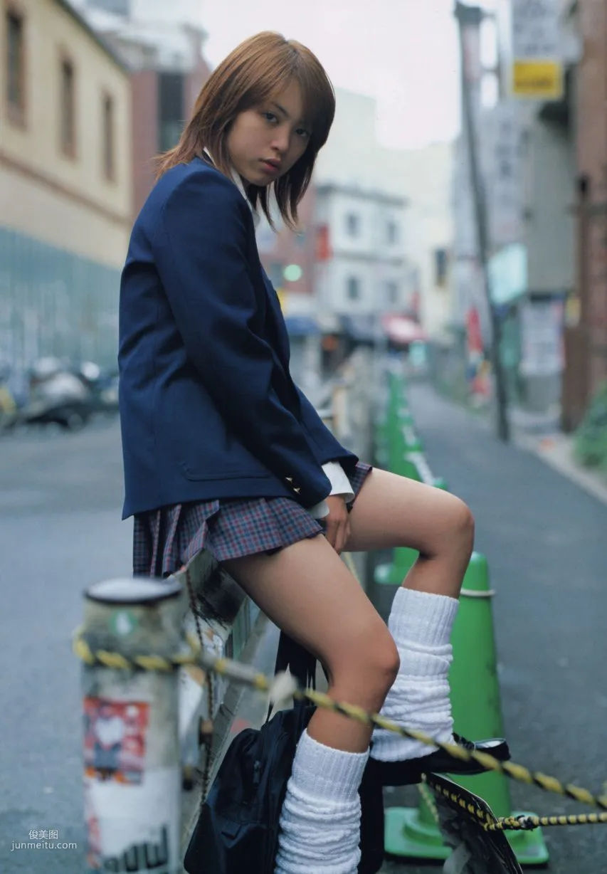 岩佐真悠子 《Sixteen Blue》 [PB寫真集] 56